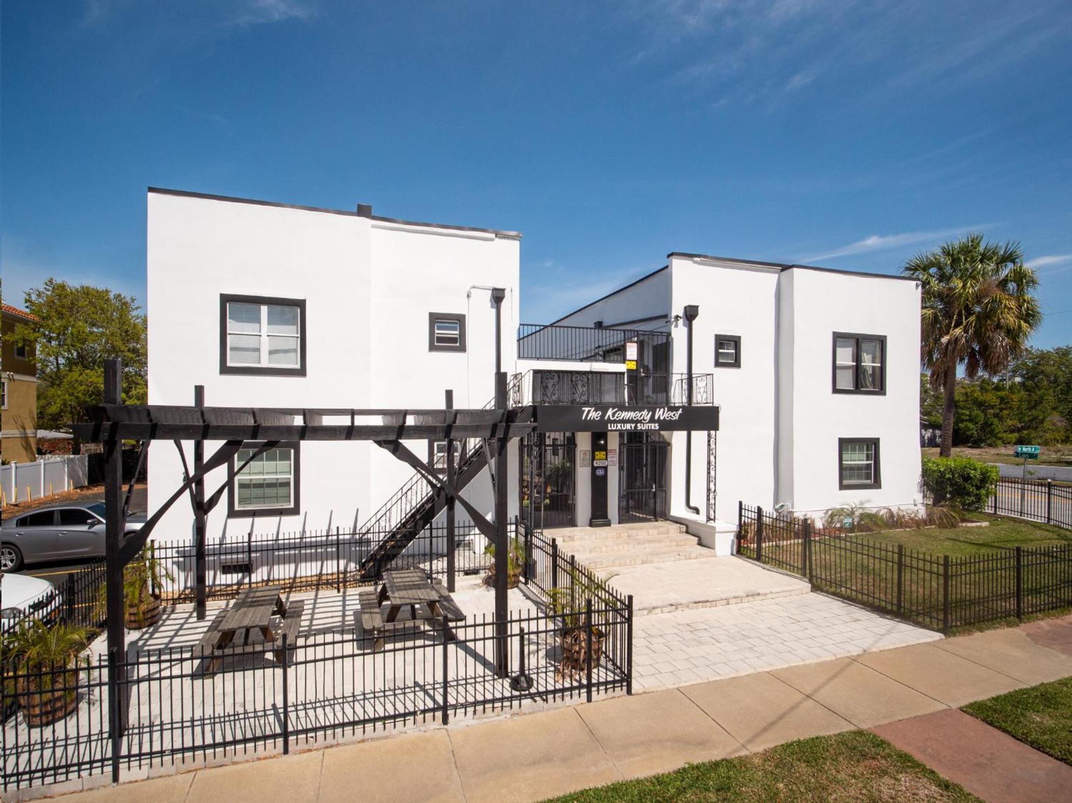 Modern Westshore