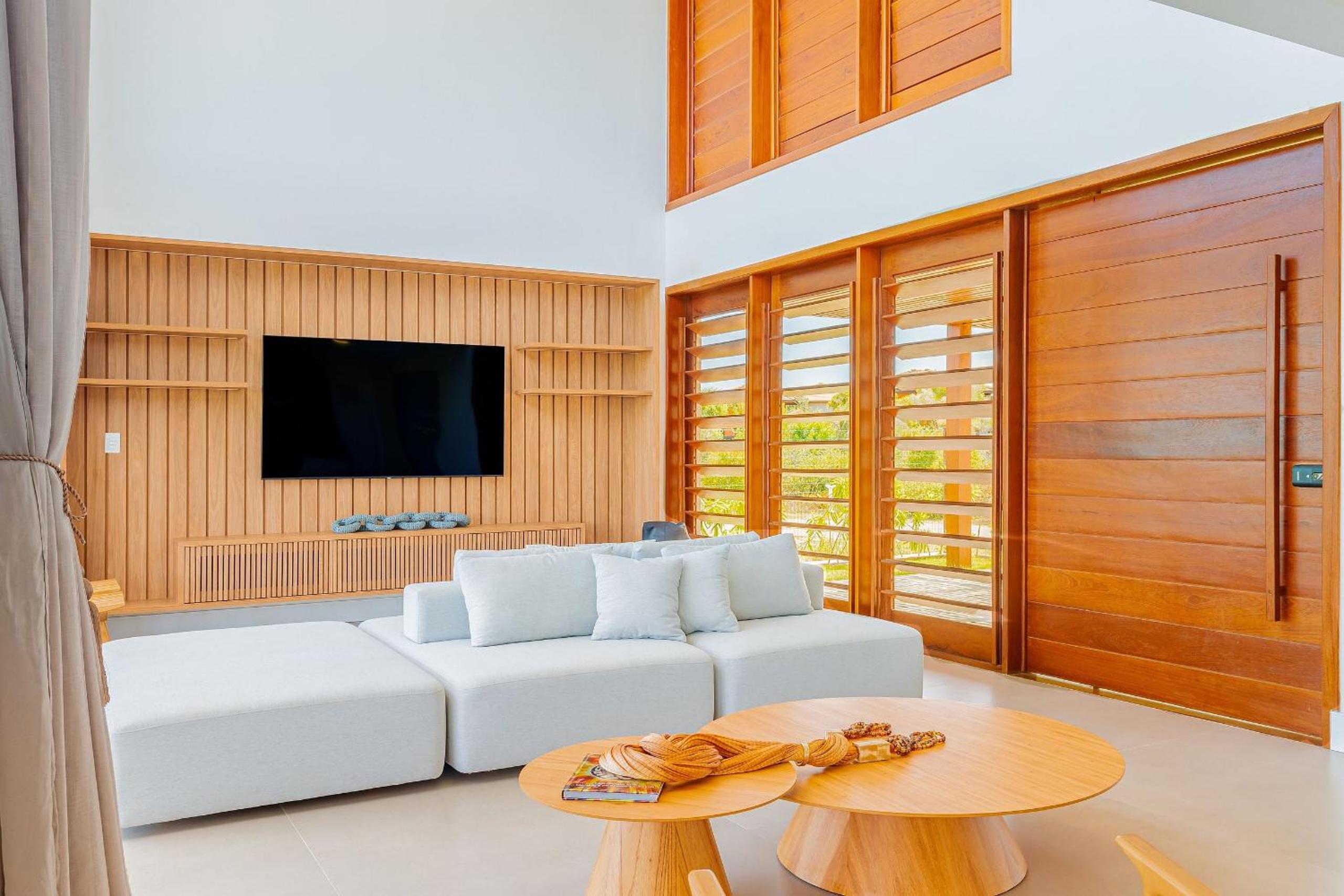 PF54 High Standard House with 5 Suites with Maid Included and Electric Vehicle Charger - Praia do Forte