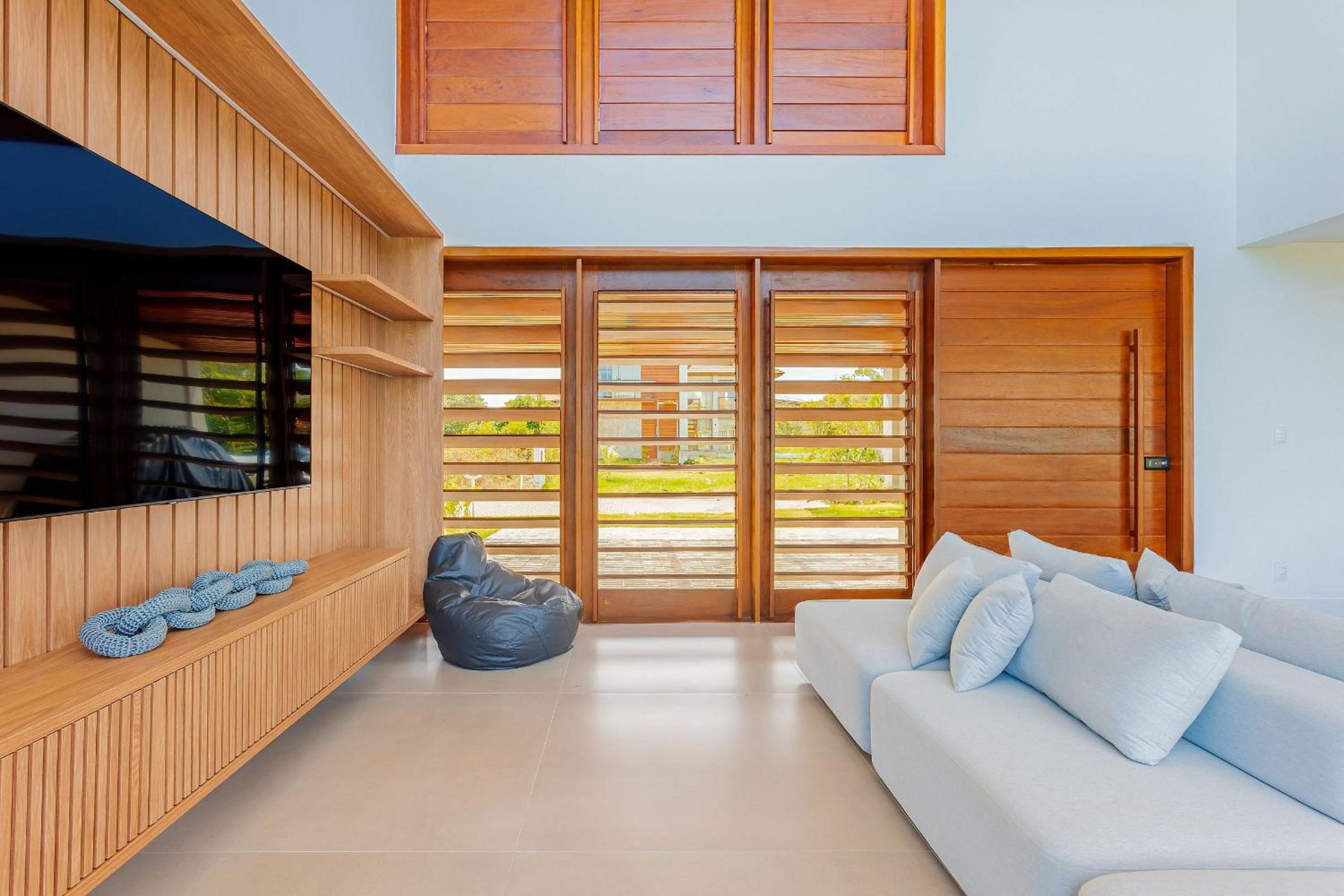 PF54 High Standard House with 5 Suites with Maid Included and Electric Vehicle Charger - Praia do Forte