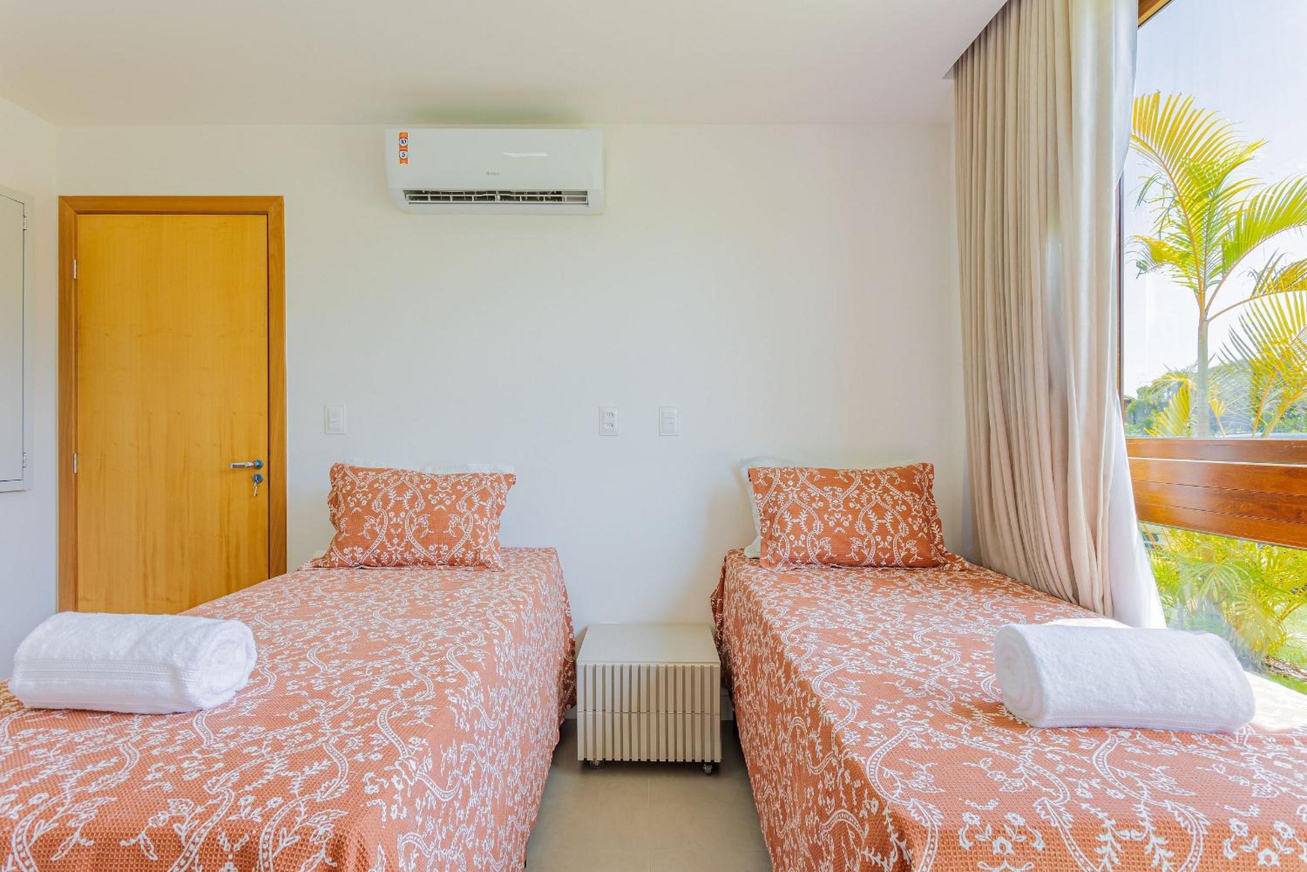PF54 High Standard House with 5 Suites with Maid Included and Electric Vehicle Charger - Praia do Forte