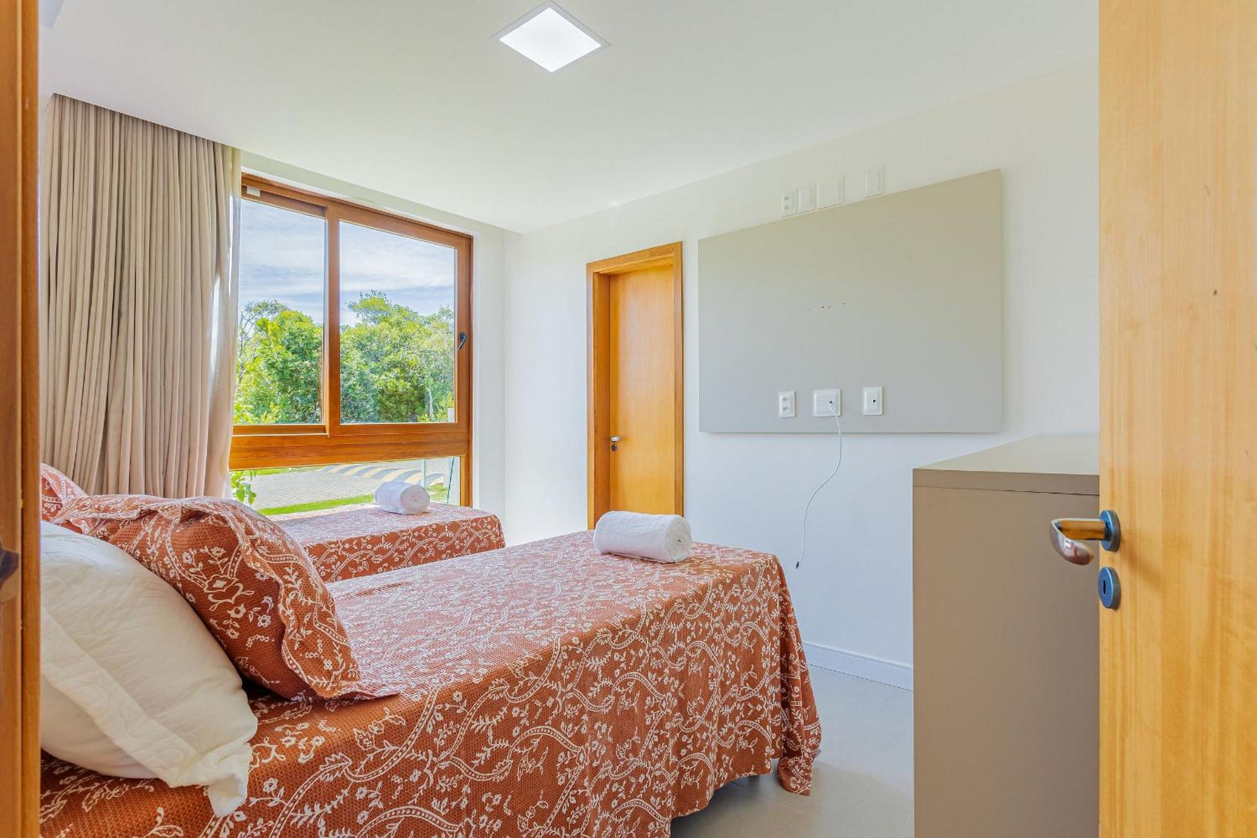 PF54 High Standard House with 5 Suites with Maid Included and Electric Vehicle Charger - Praia do Forte