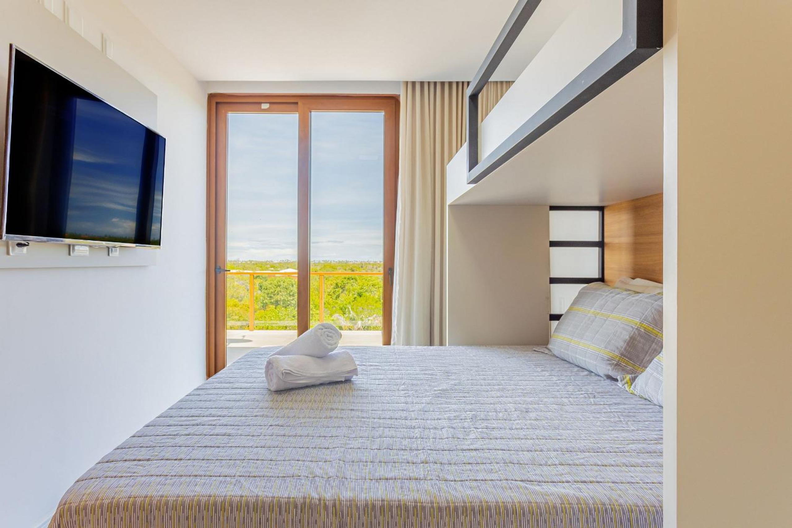 PF54 High Standard House with 5 Suites with Maid Included and Electric Vehicle Charger - Praia do Forte