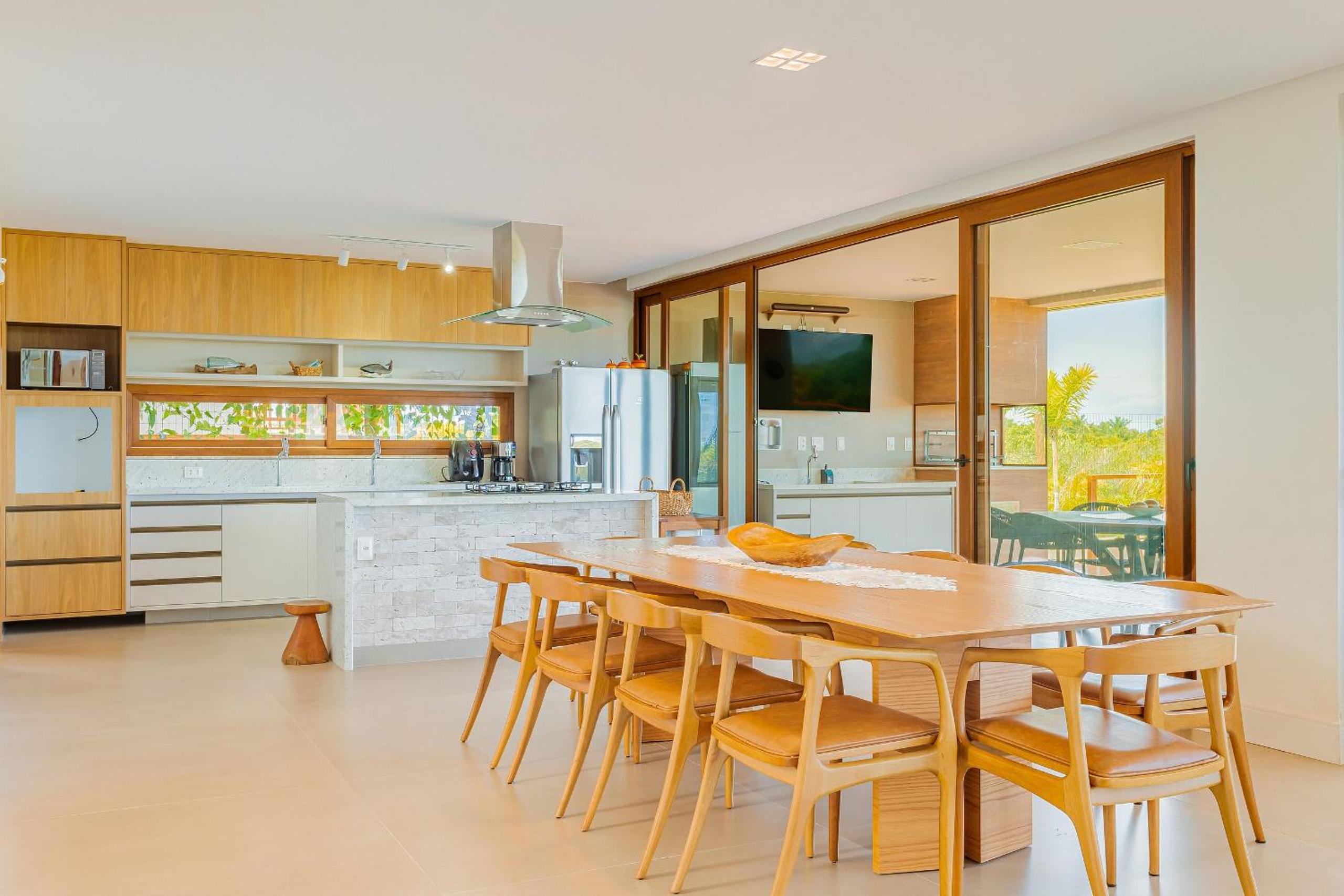 PF54 High Standard House with 5 Suites with Maid Included and Electric Vehicle Charger - Praia do Forte