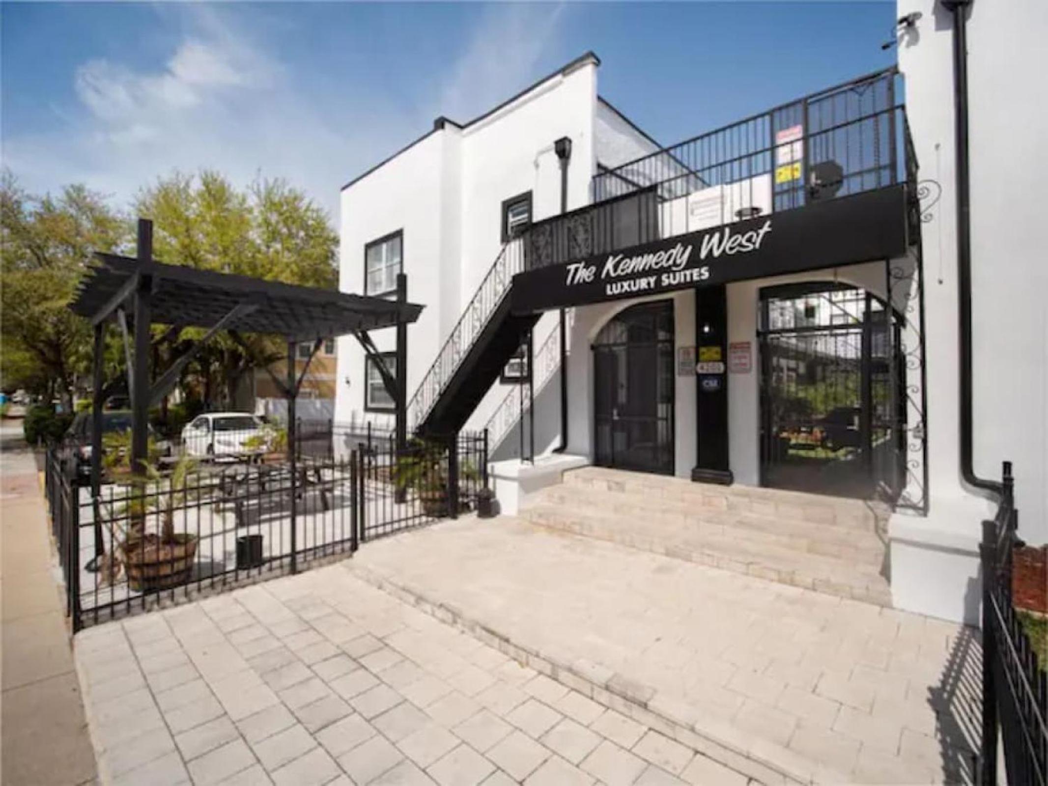 Modern Westshore