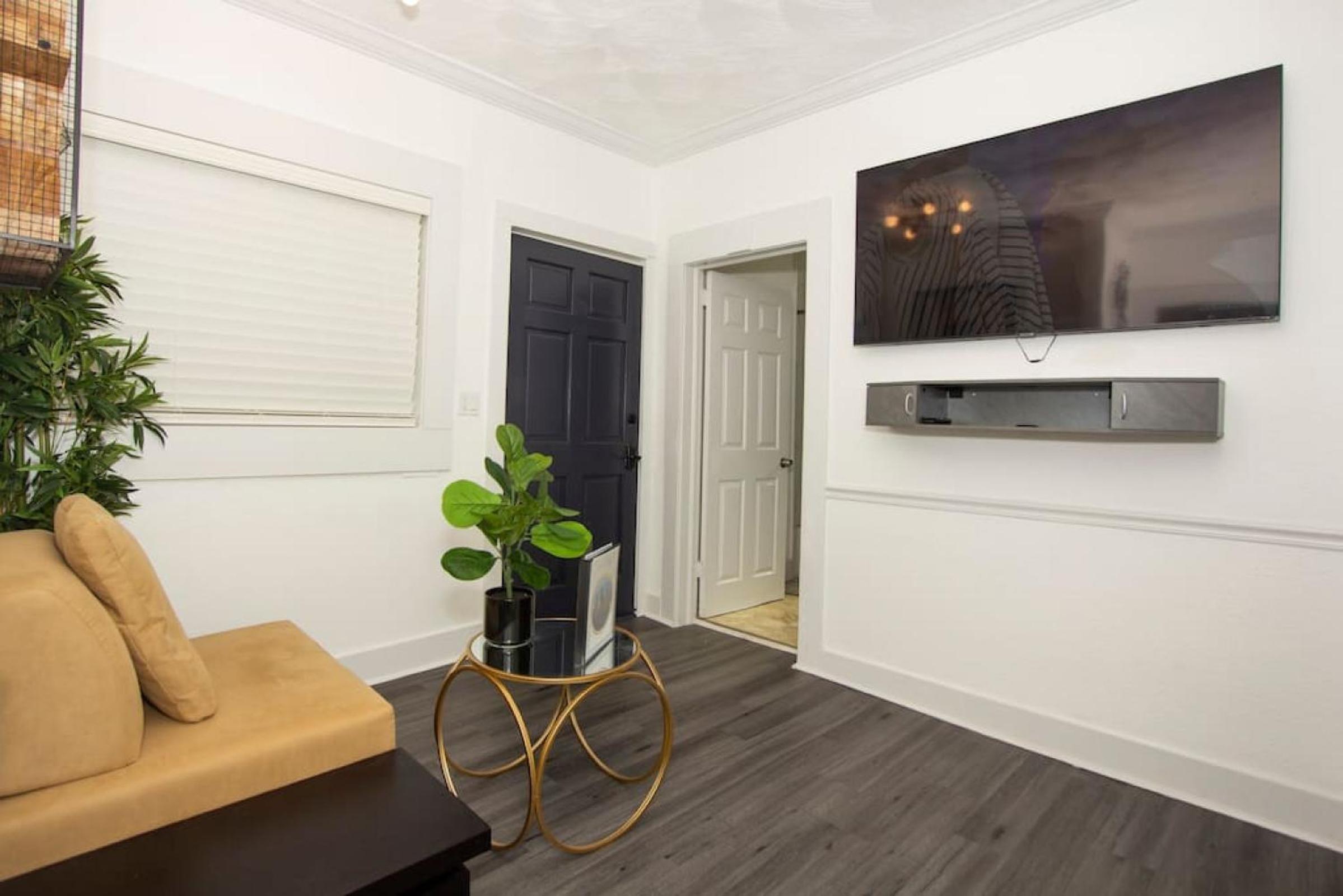 Modern Westshore