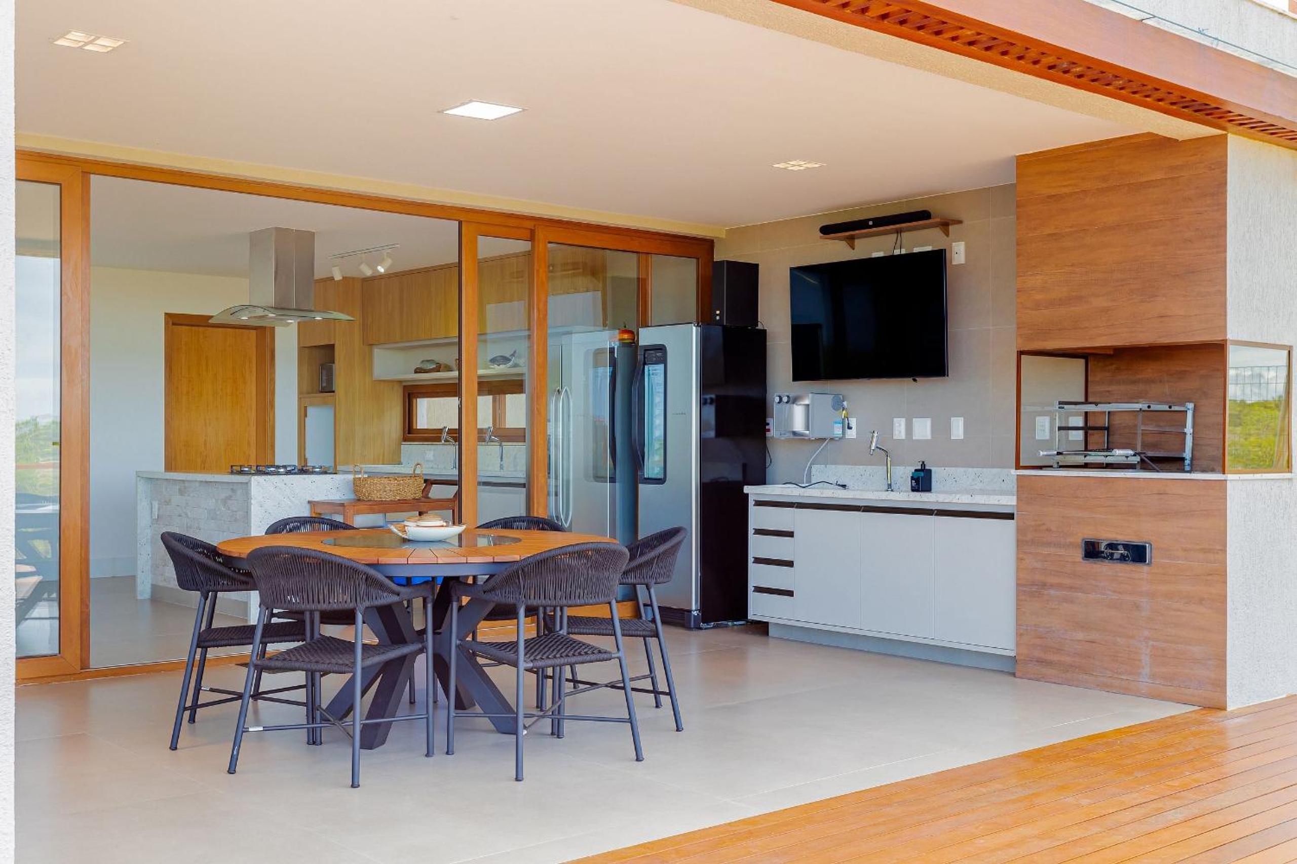 PF54 High Standard House with 5 Suites with Maid Included and Electric Vehicle Charger - Praia do Forte