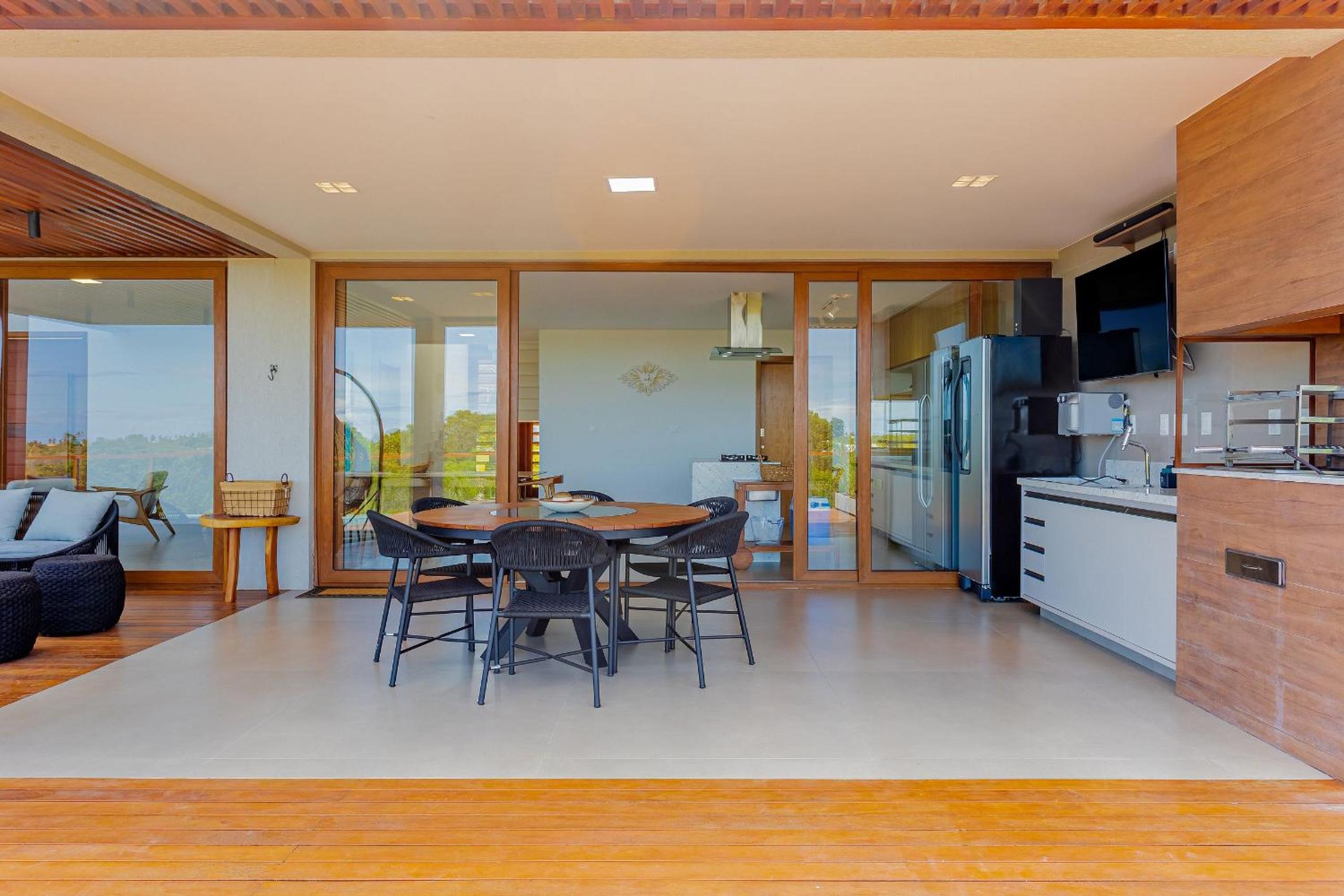 PF54 High Standard House with 5 Suites with Maid Included and Electric Vehicle Charger - Praia do Forte