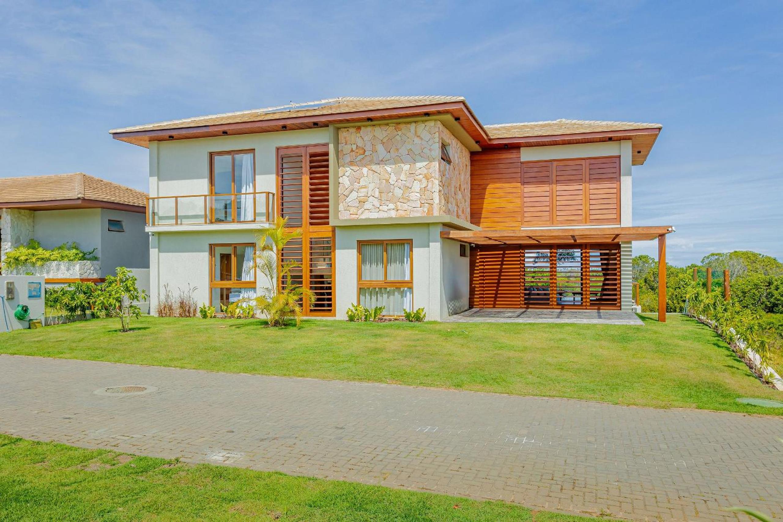 PF54 High Standard House with 5 Suites with Maid Included and Electric Vehicle Charger - Praia do Forte