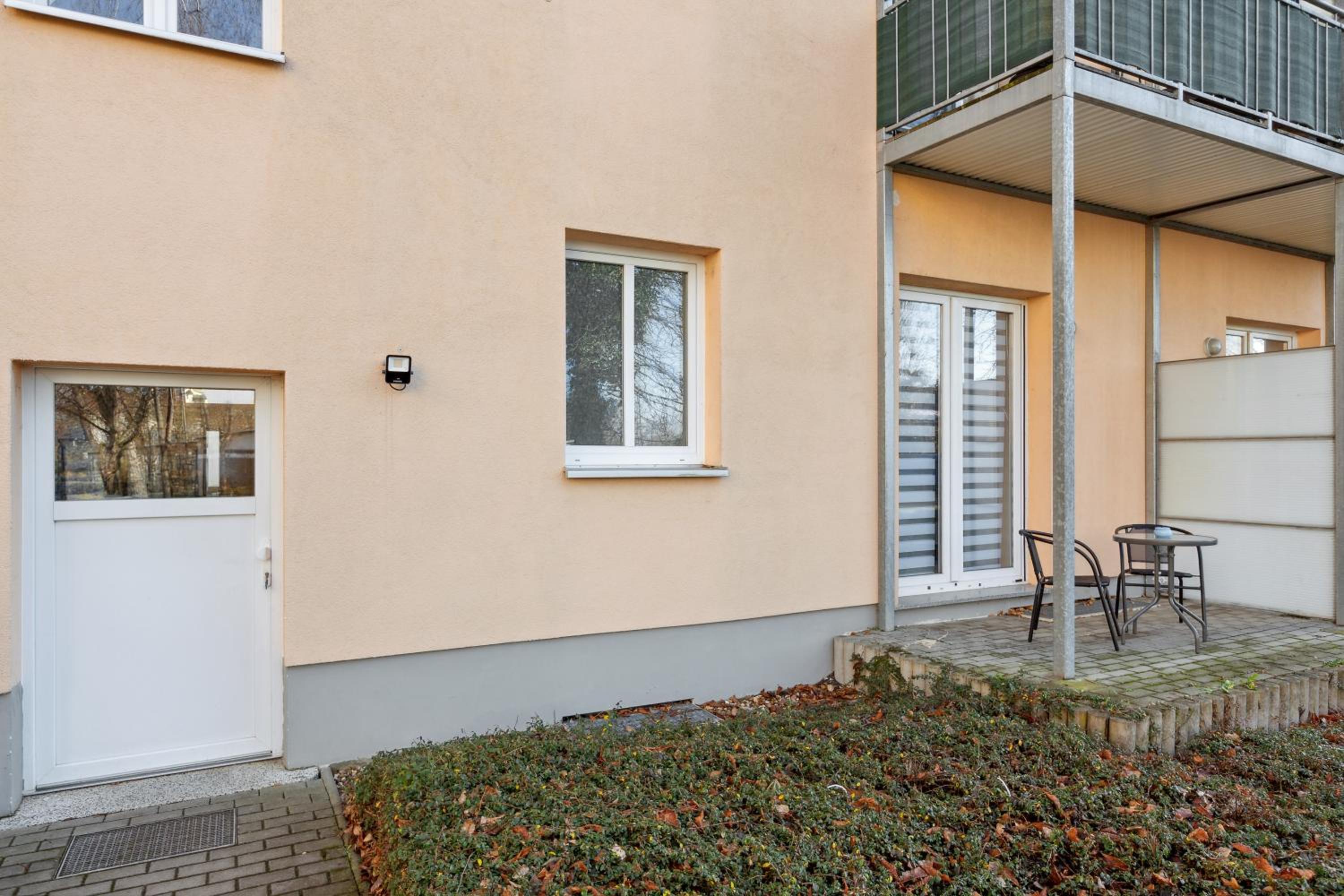 Larooms Merseburg - Apartment NS01 - 2 Zimmer - 4 Betten - Waschmaschine - Parkplatz