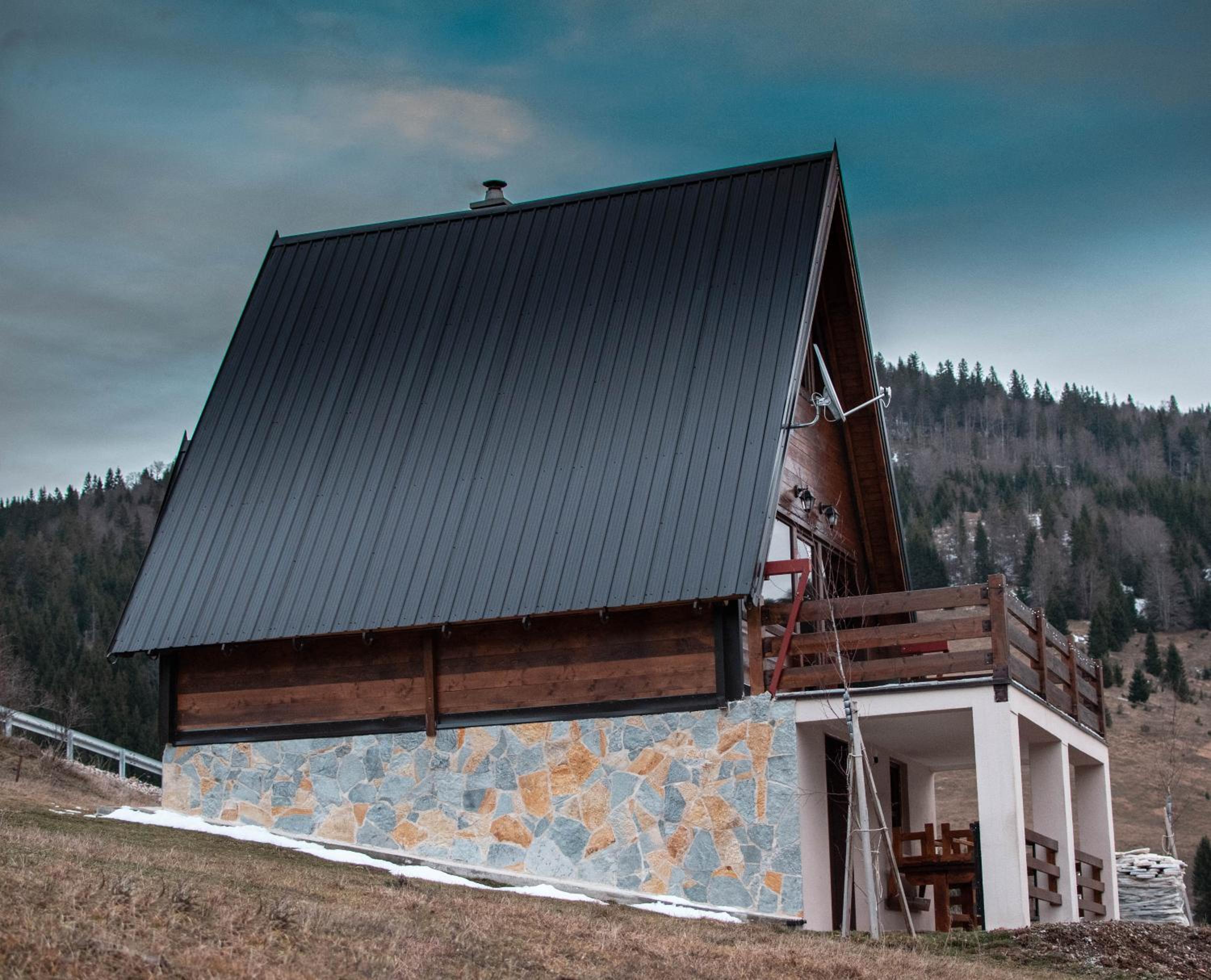 Owl House Jelovica