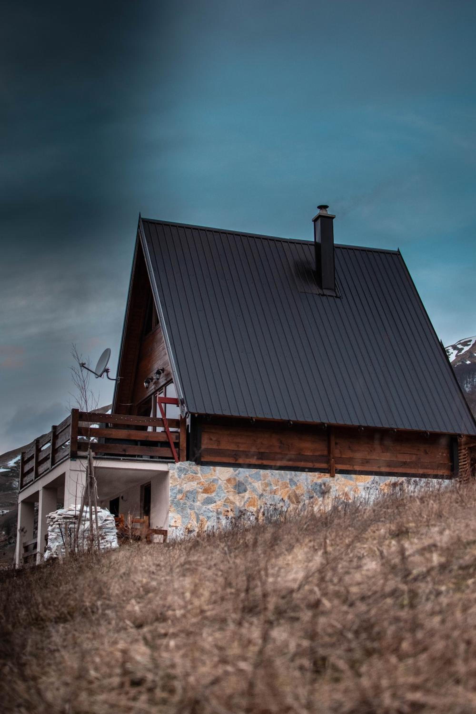 Owl House Jelovica