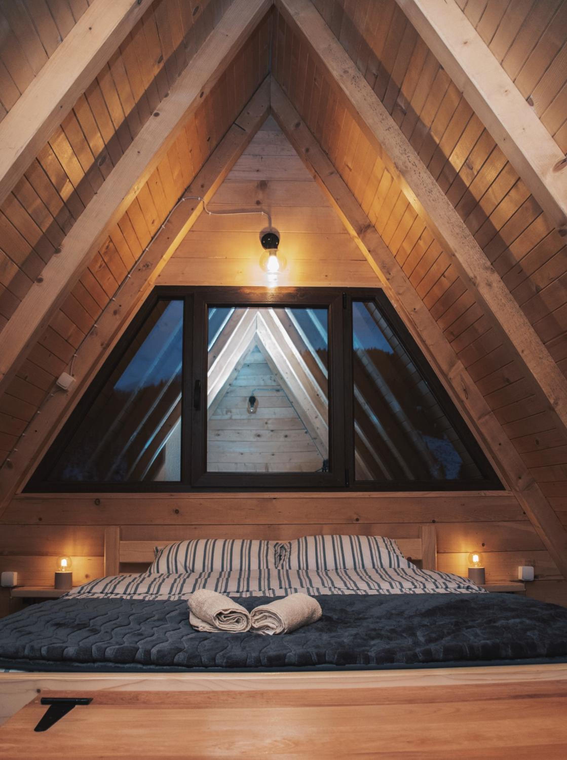 Owl House Jelovica