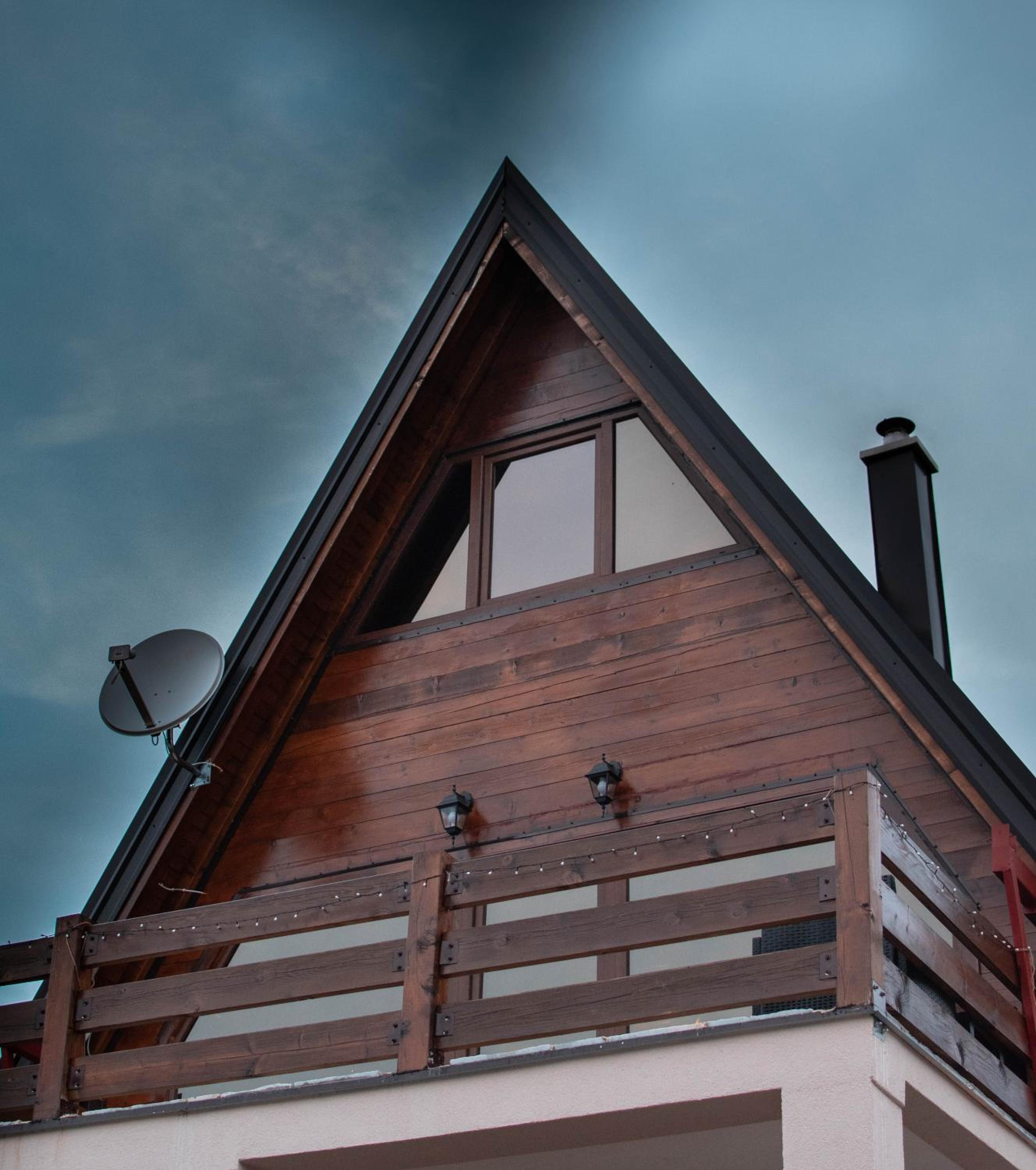 Owl House Jelovica