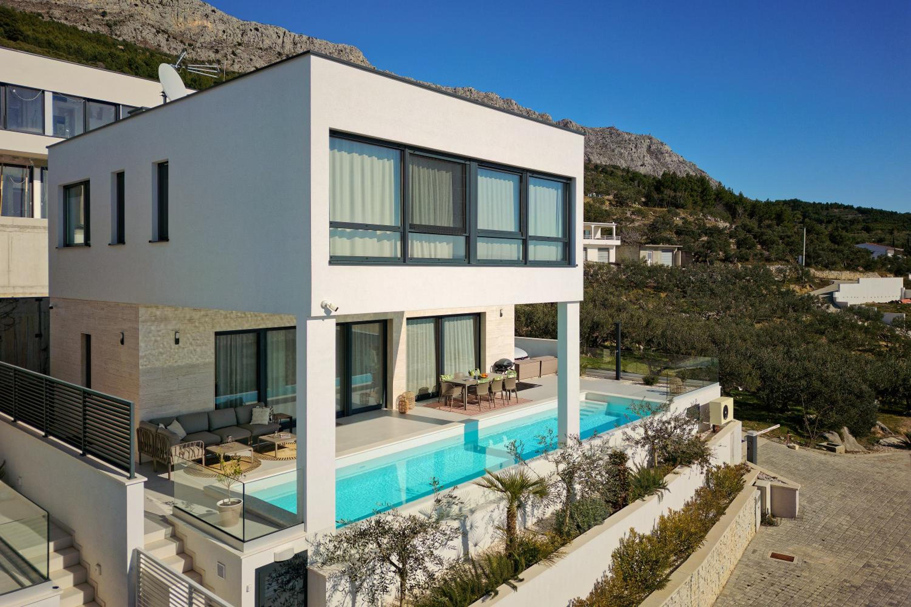 Hotel Villa Askana, 3 Bedrooms, 4 Baths, Infinity Pool, Whirlpool, Sea View, Outdoor Kitchen