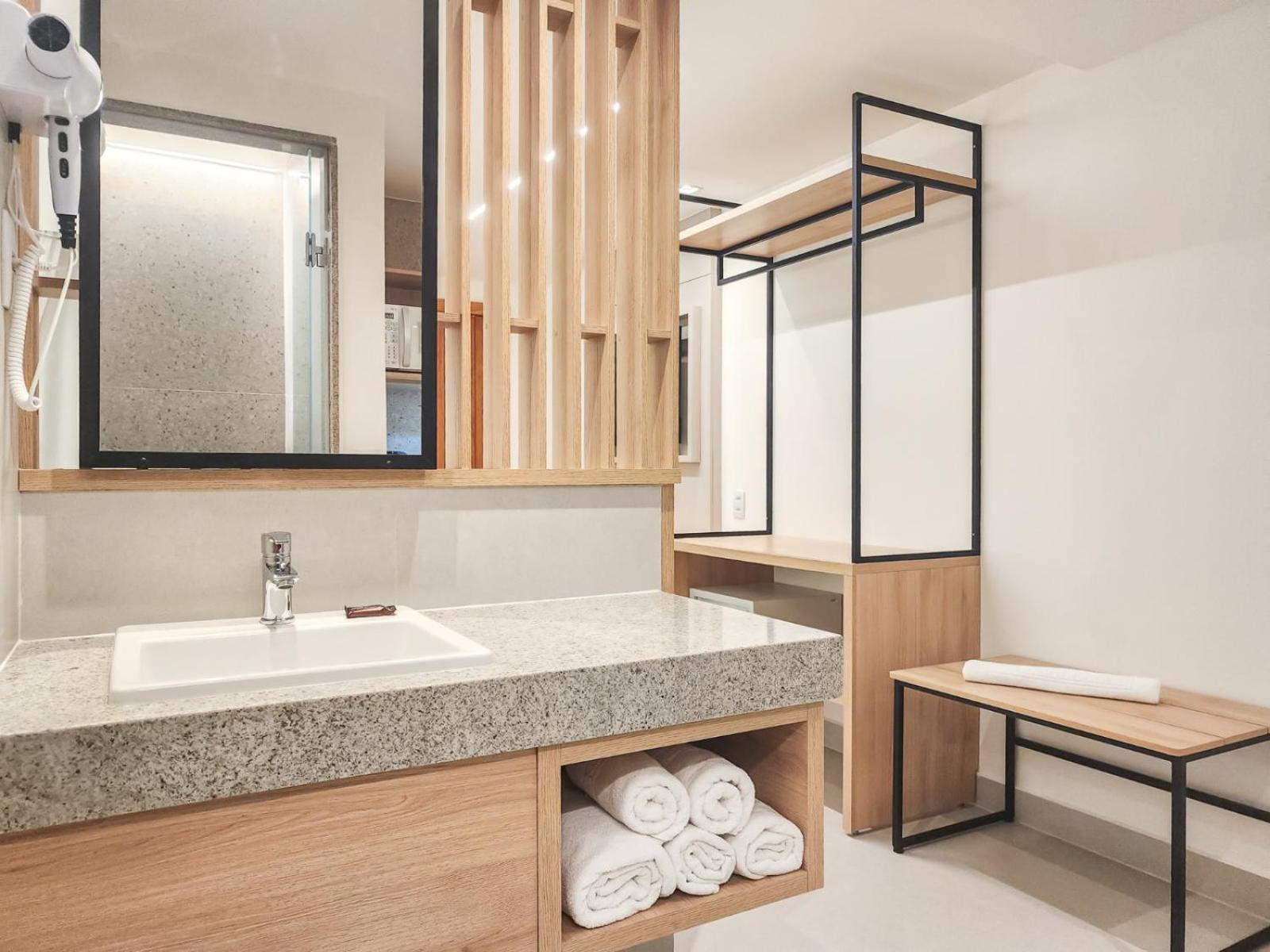 Blu Smart Stay