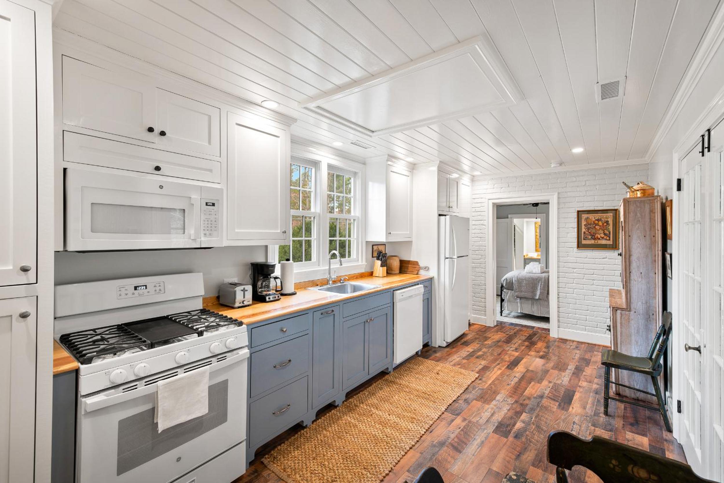 Somerset Cottage at Ivy Cottages view 4