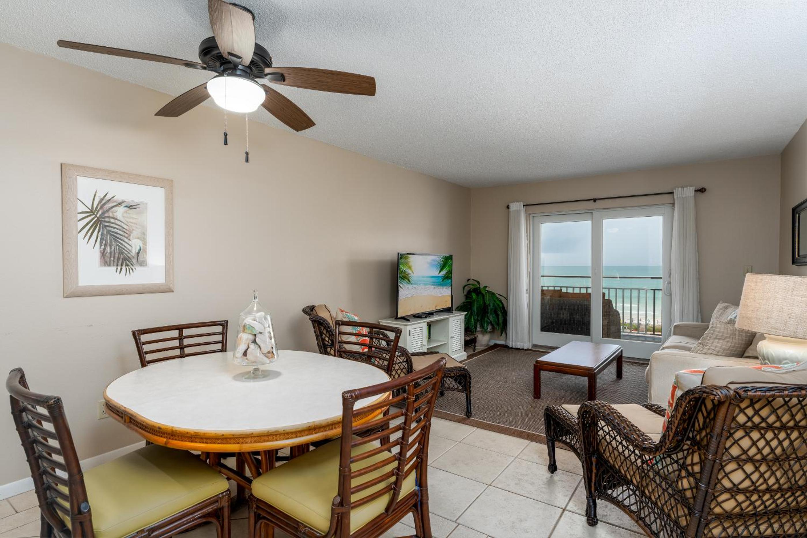 Fabulous Ocean and Pool Views From Balcony & Located on No-Drive Beach
