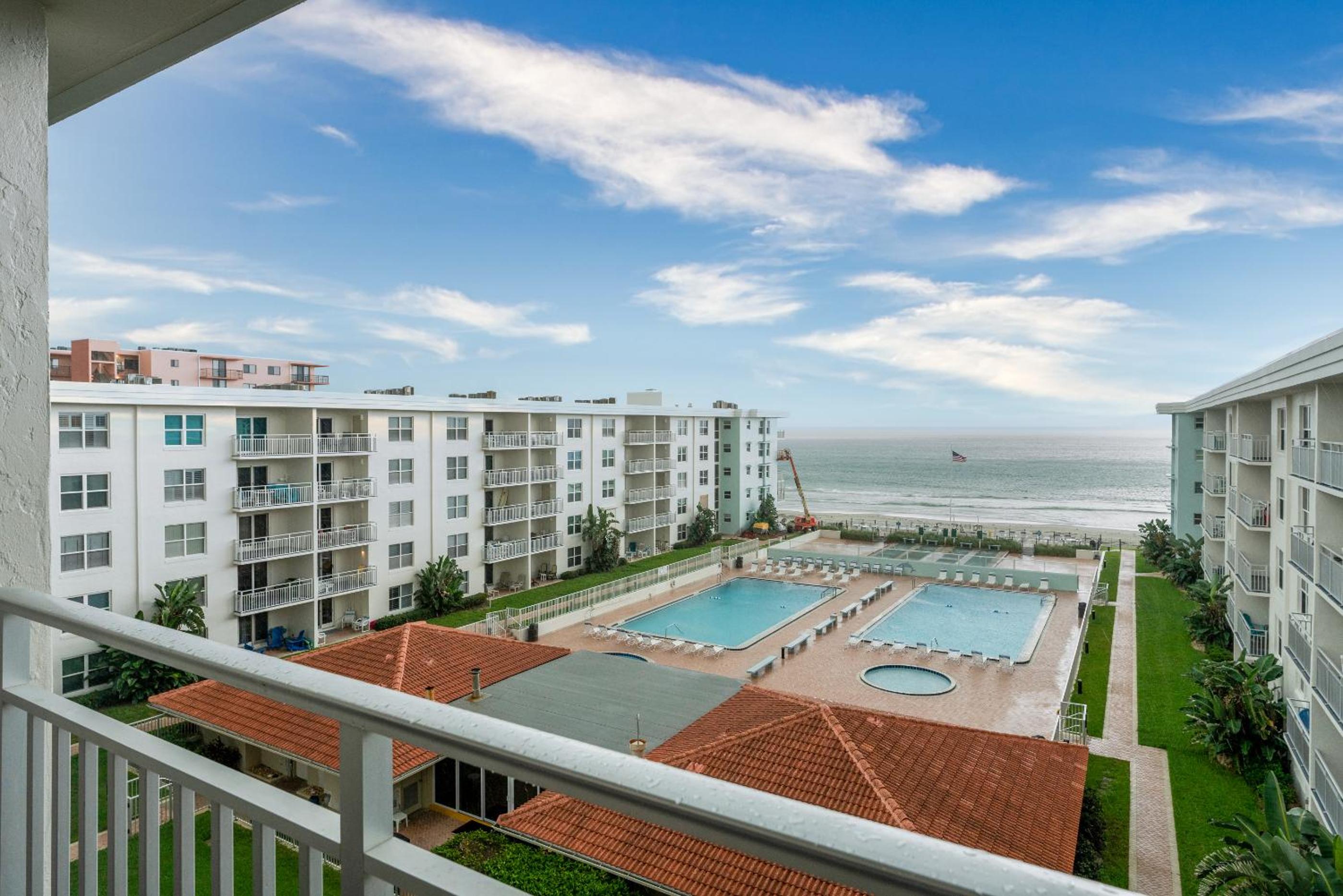Fabulous Ocean and Pool Views From Balcony & Located on No-Drive Beach