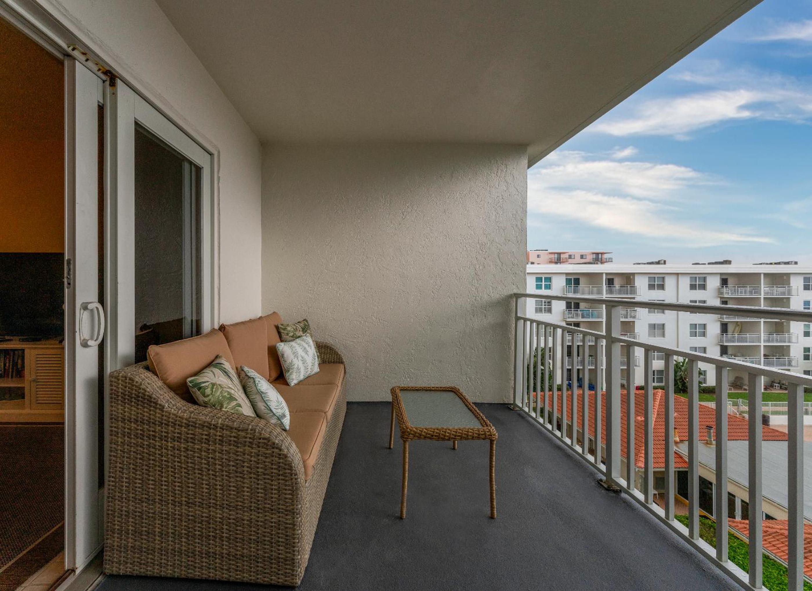 Fabulous Ocean and Pool Views From Balcony & Located on No-Drive Beach