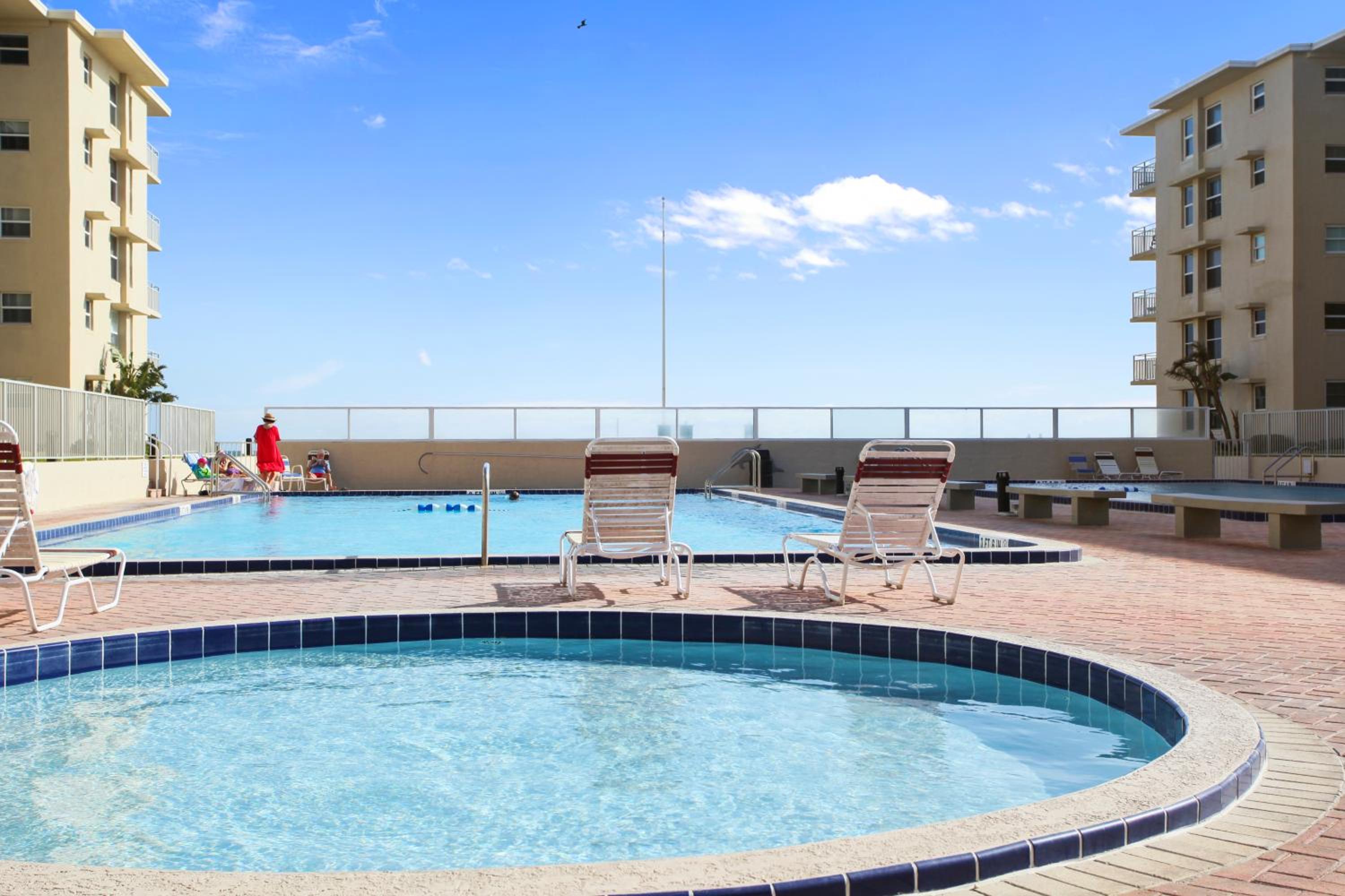Fabulous Ocean and Pool Views From Balcony & Located on No-Drive Beach