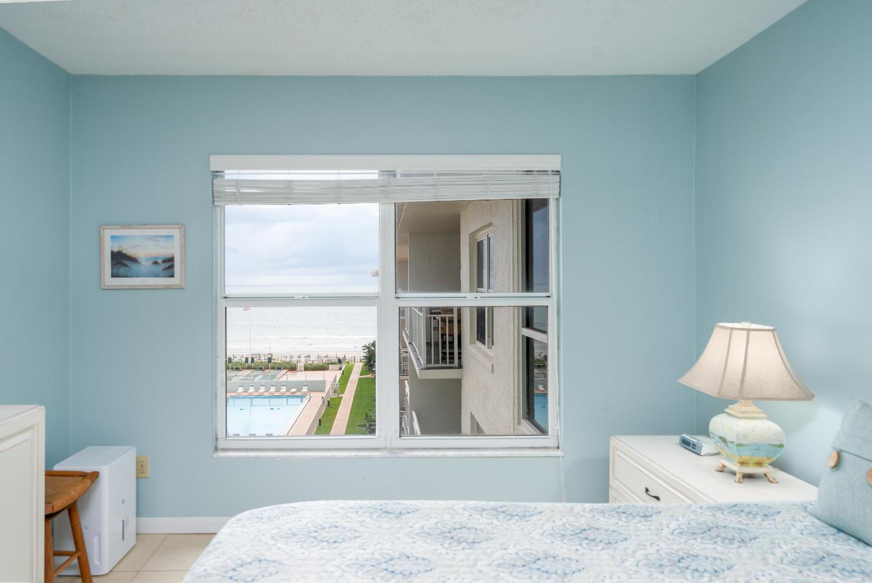 Fabulous Ocean and Pool Views From Balcony & Located on No-Drive Beach