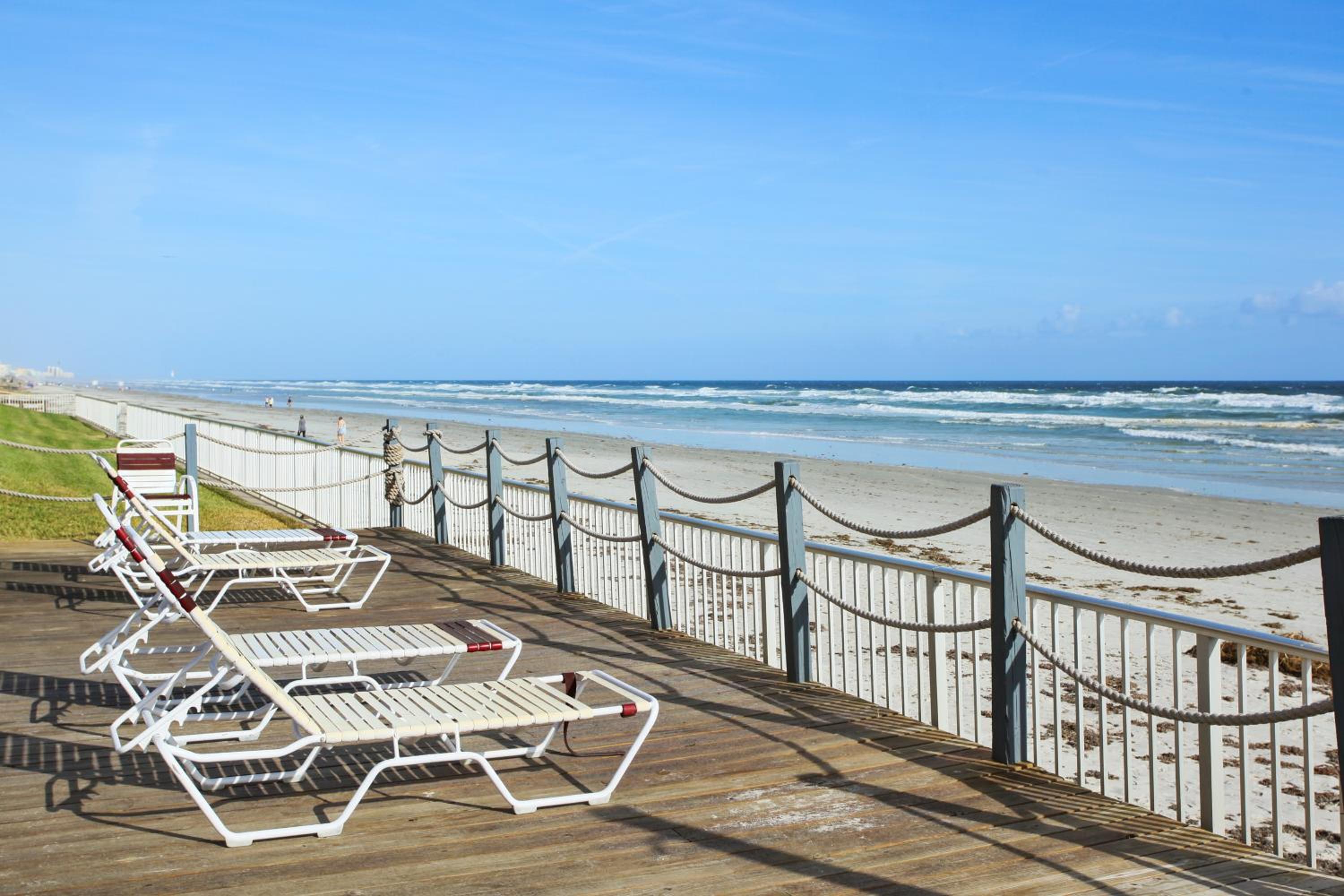 Fabulous Ocean and Pool Views From Balcony & Located on No-Drive Beach