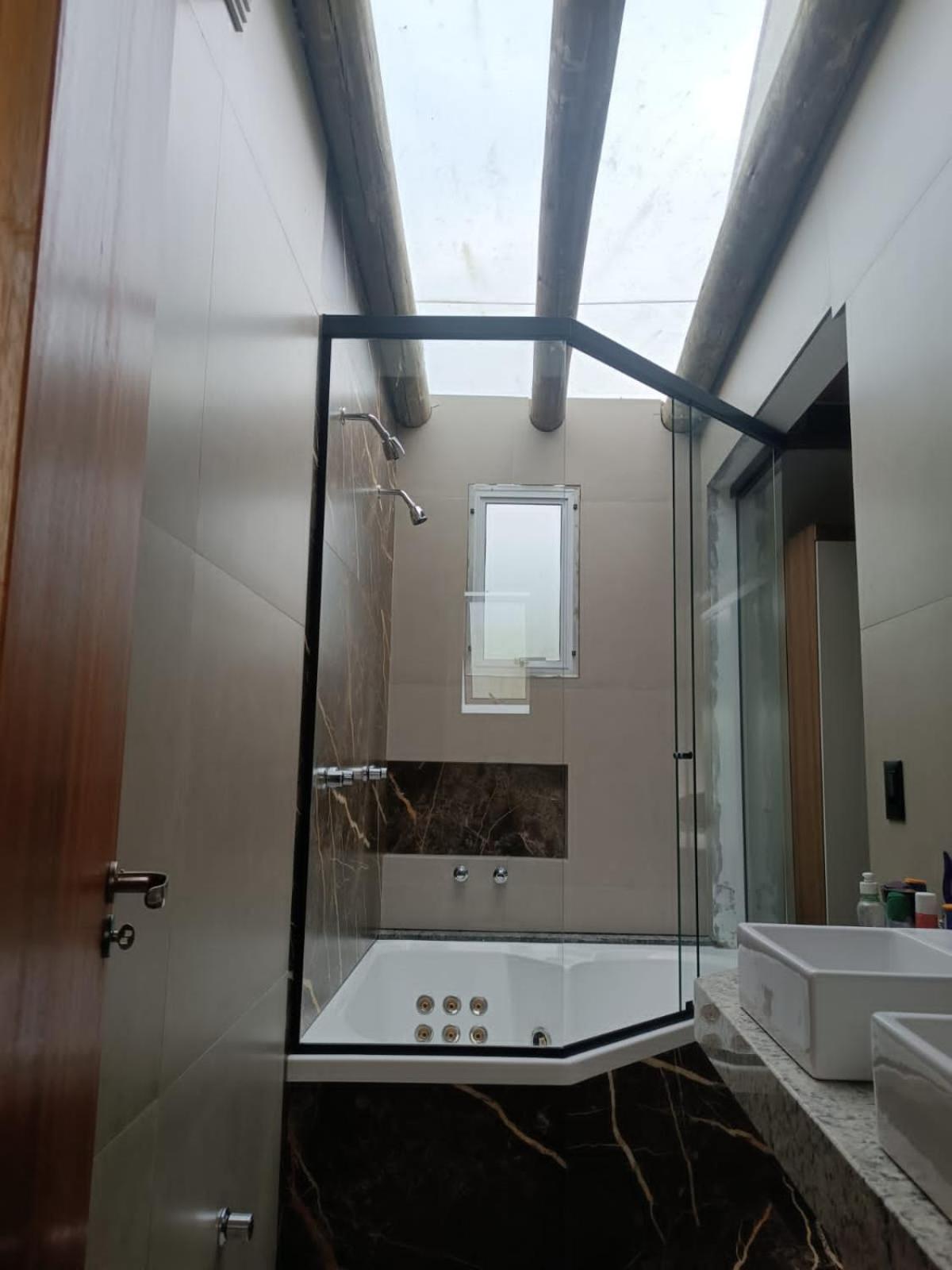 Casa com piscina em Torres