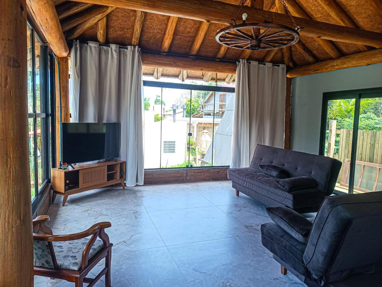 Casa com piscina em Torres