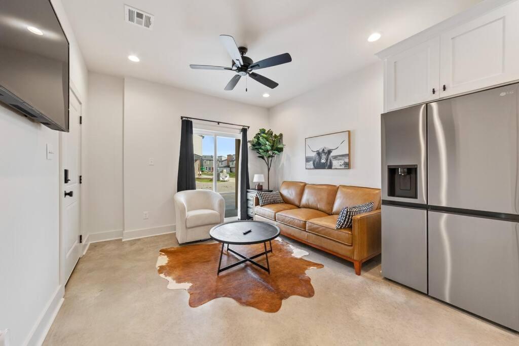 Bayou house*Instant booking*King bd*Great Location view 3