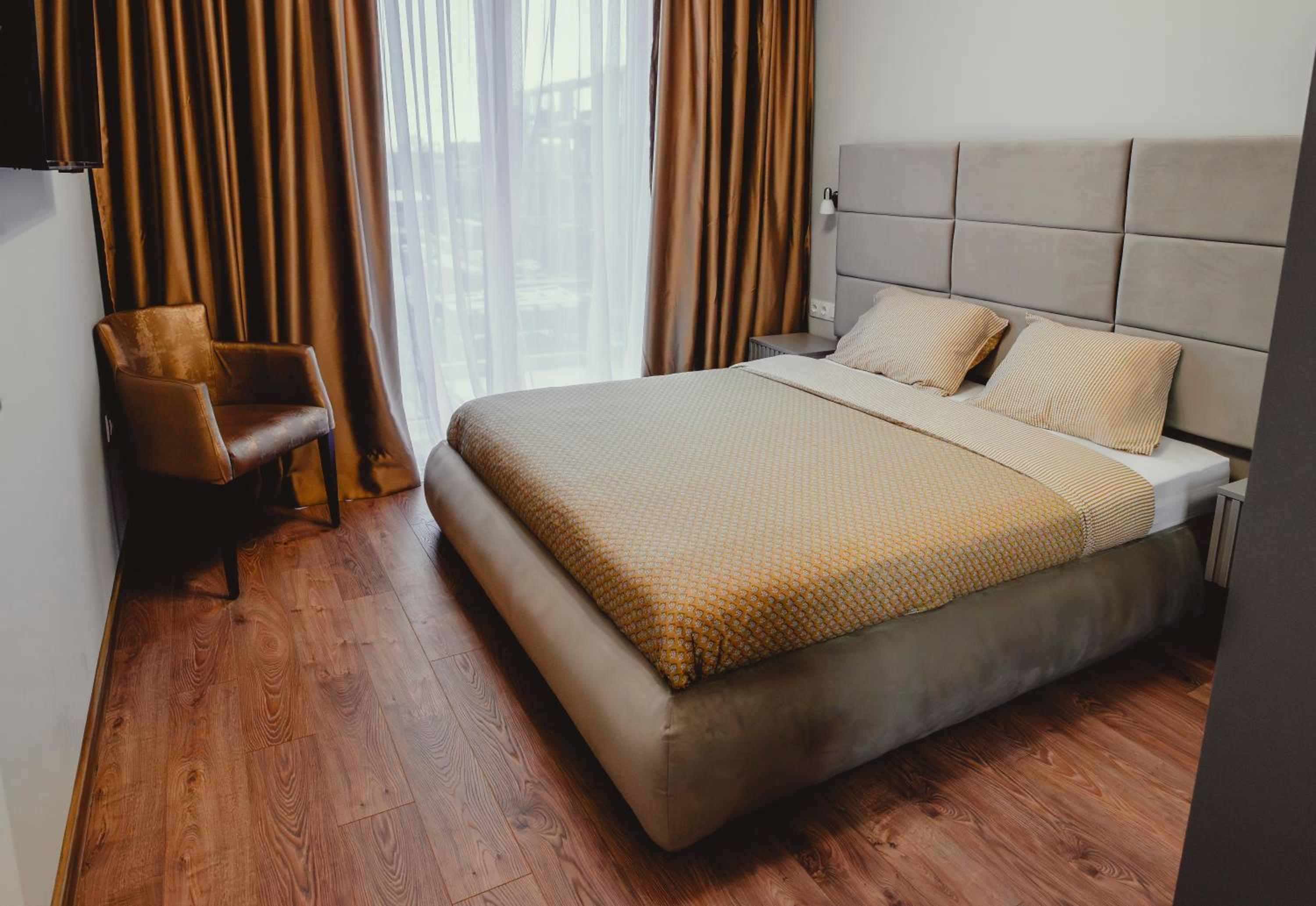 Elegant Living Apartment 1