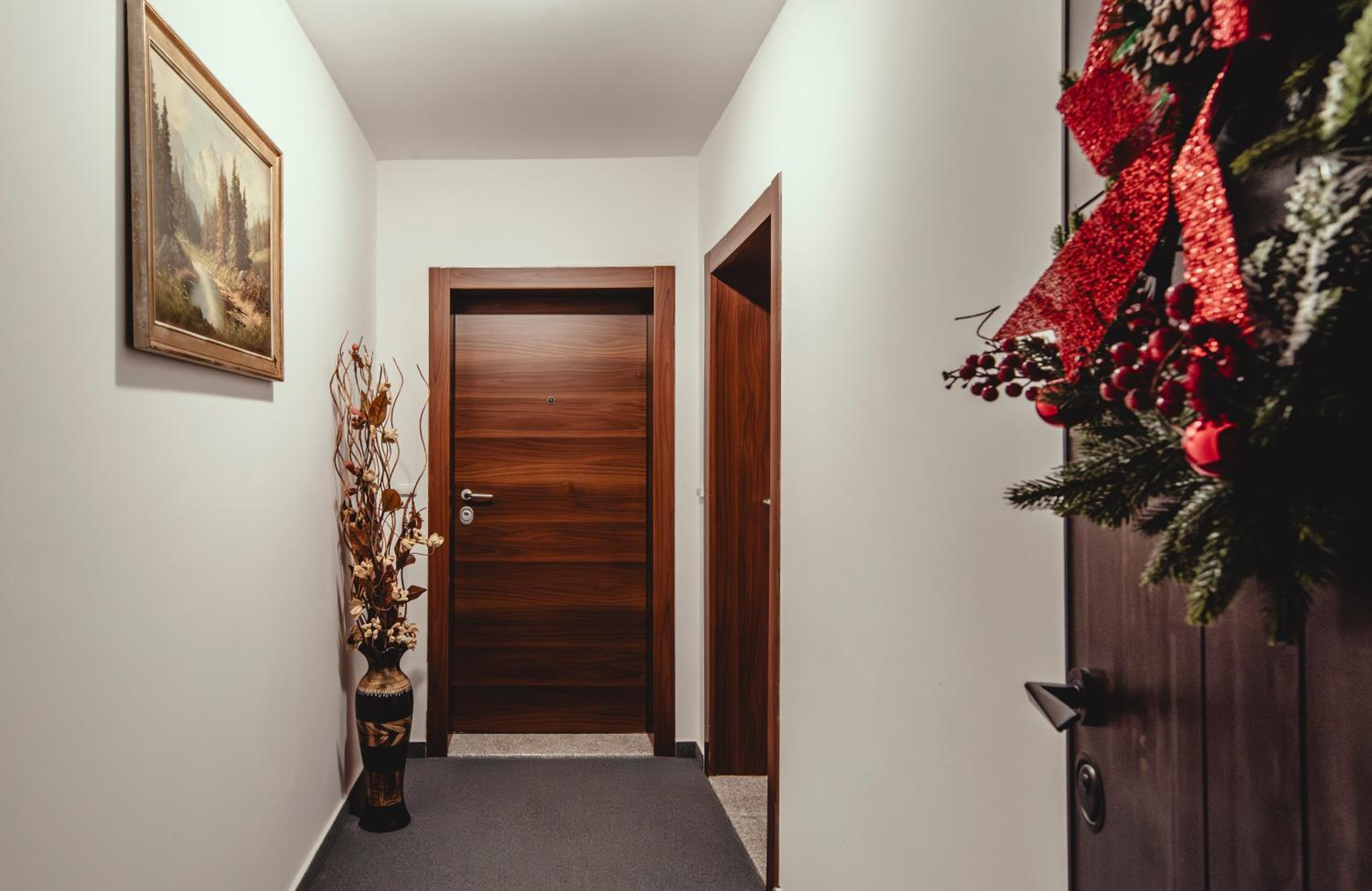 Elegant Living Apartment 1