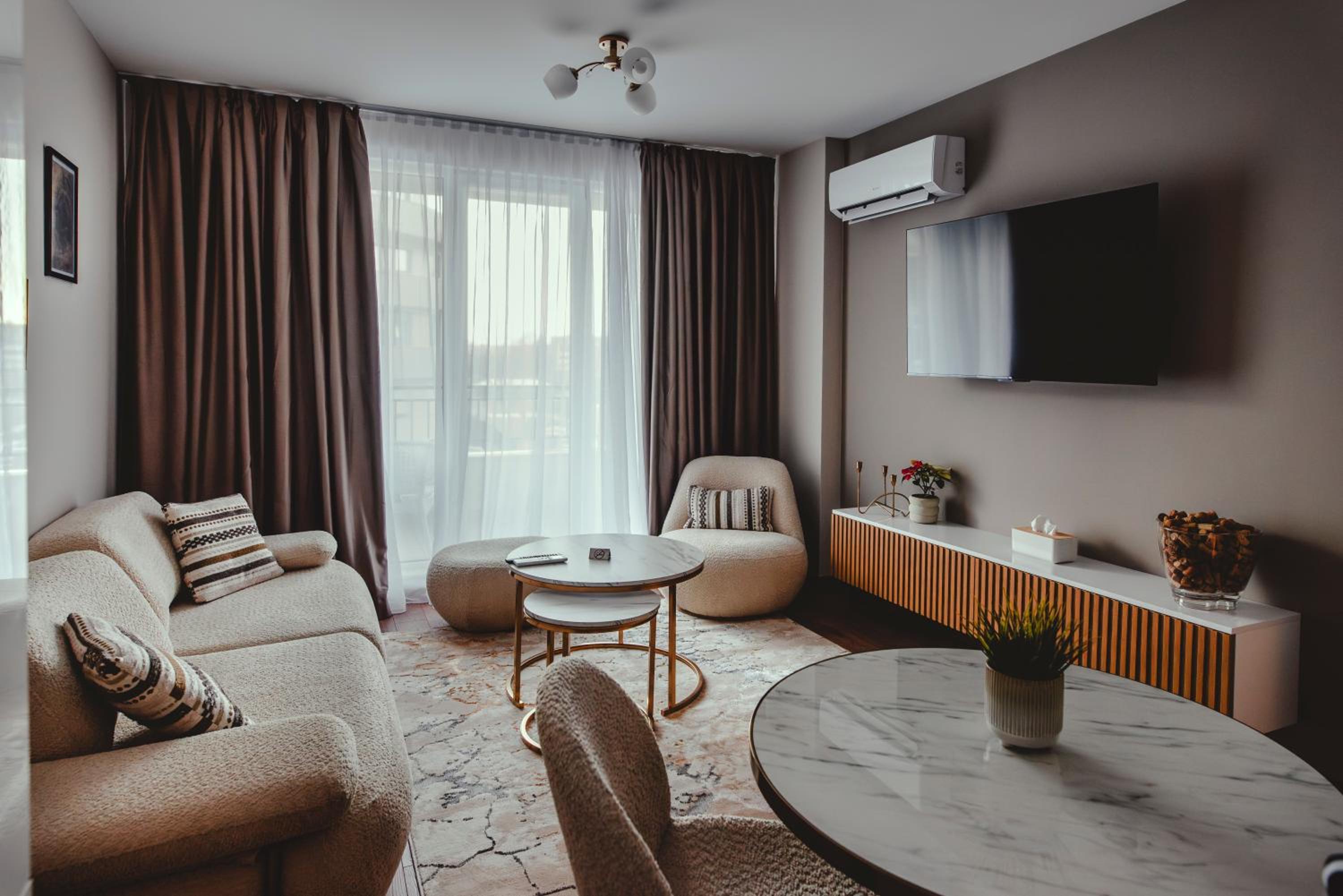 Elegant Living Apartment 1