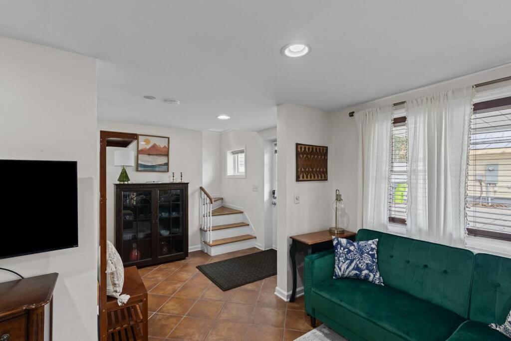 Sunshine Cottage
