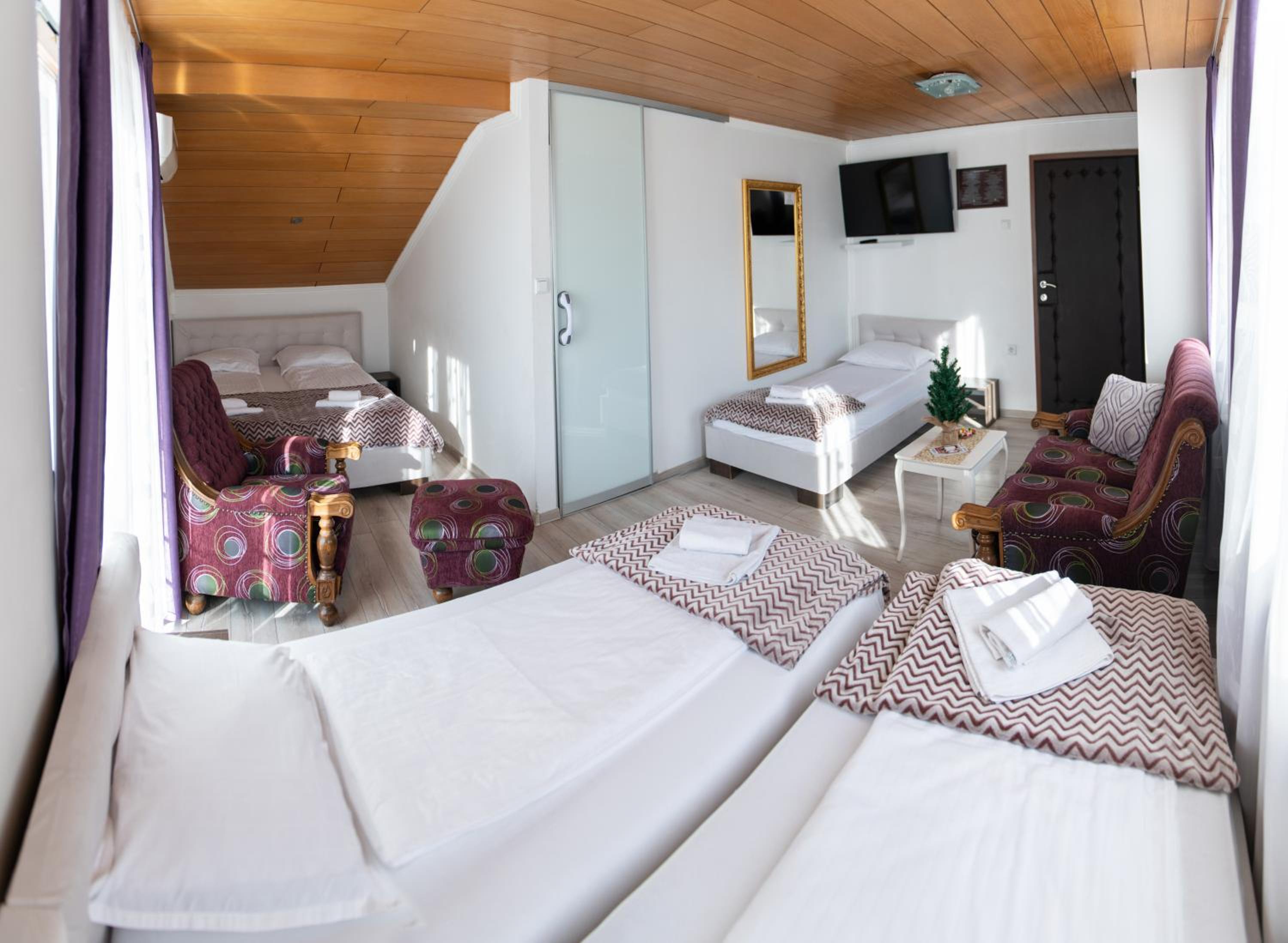 ĆIRO HOTEL -free parking