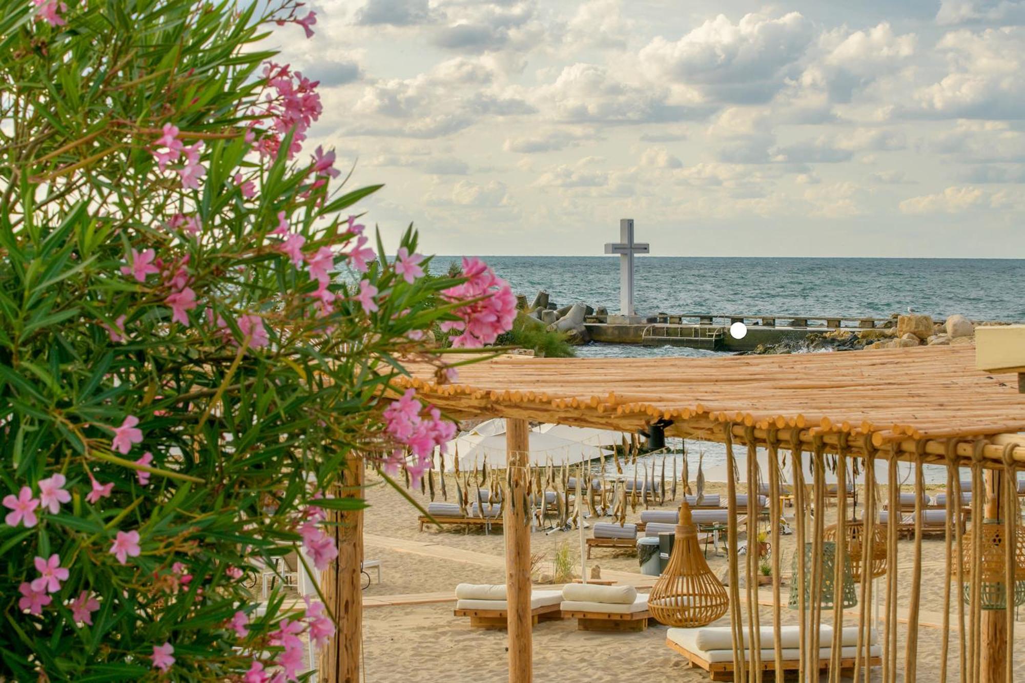 Luxury Apartments in complex Azur - next to the BEACH !