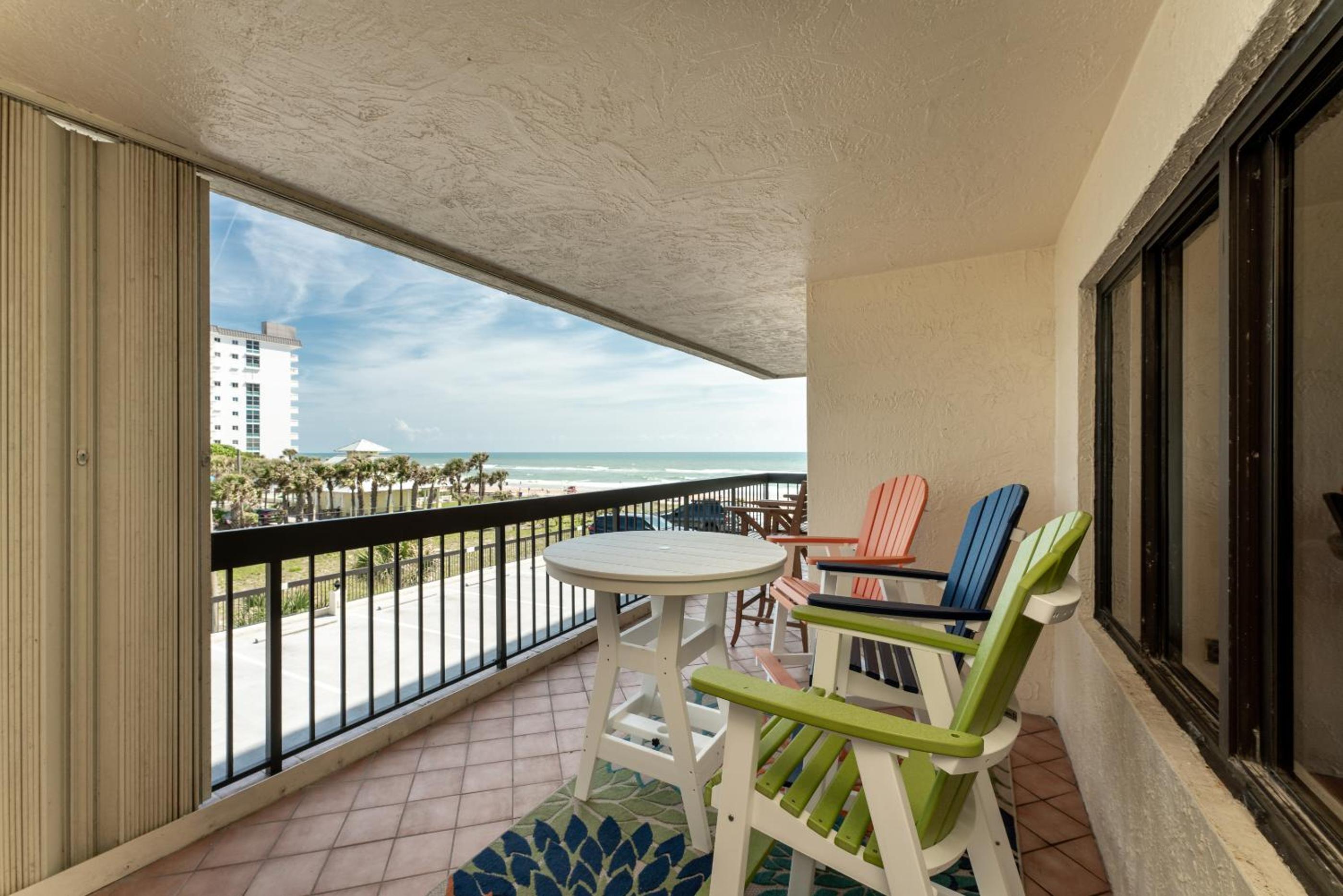 Fabulous ocean and beach views with top complex amenities