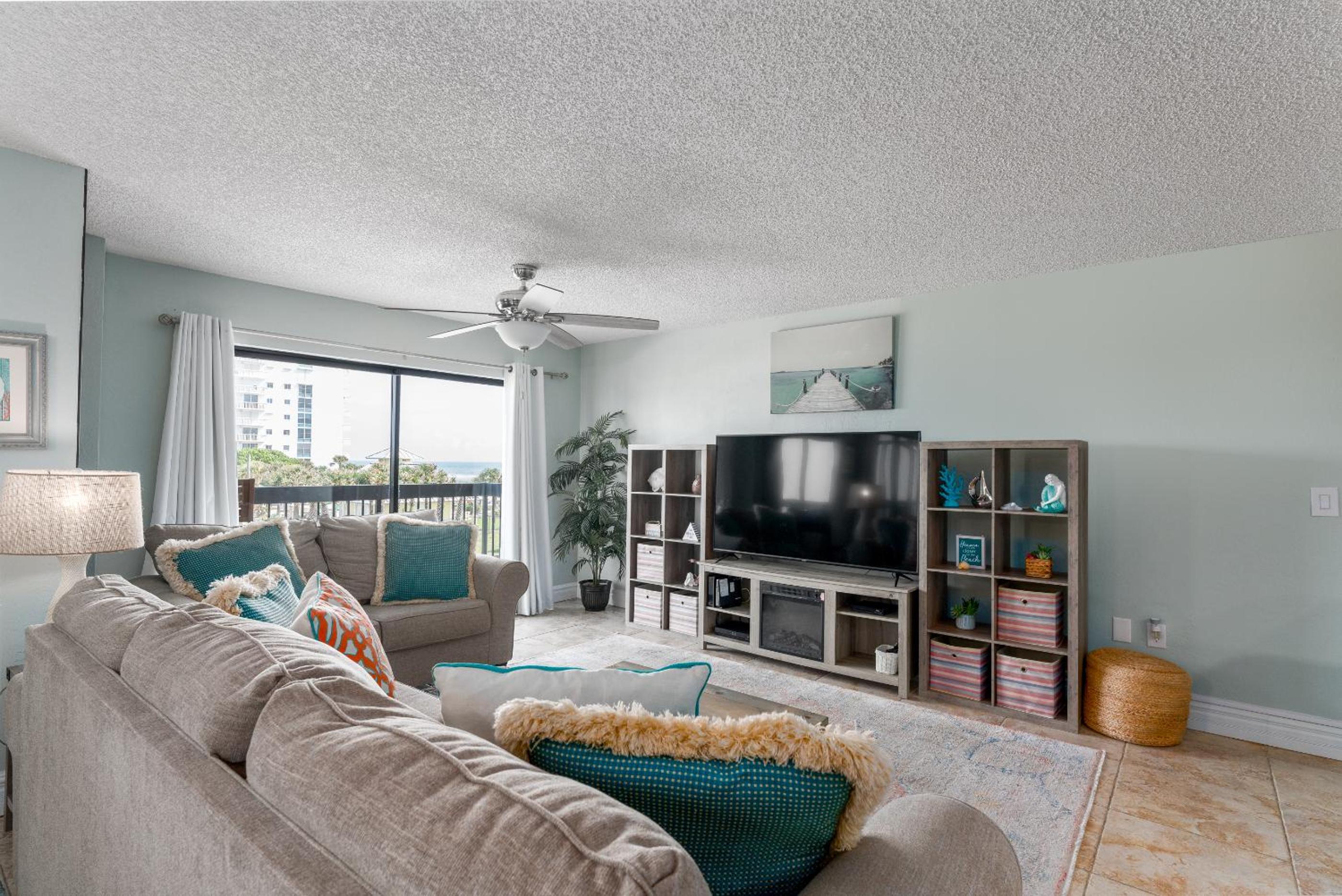 Fabulous ocean and beach views with top complex amenities