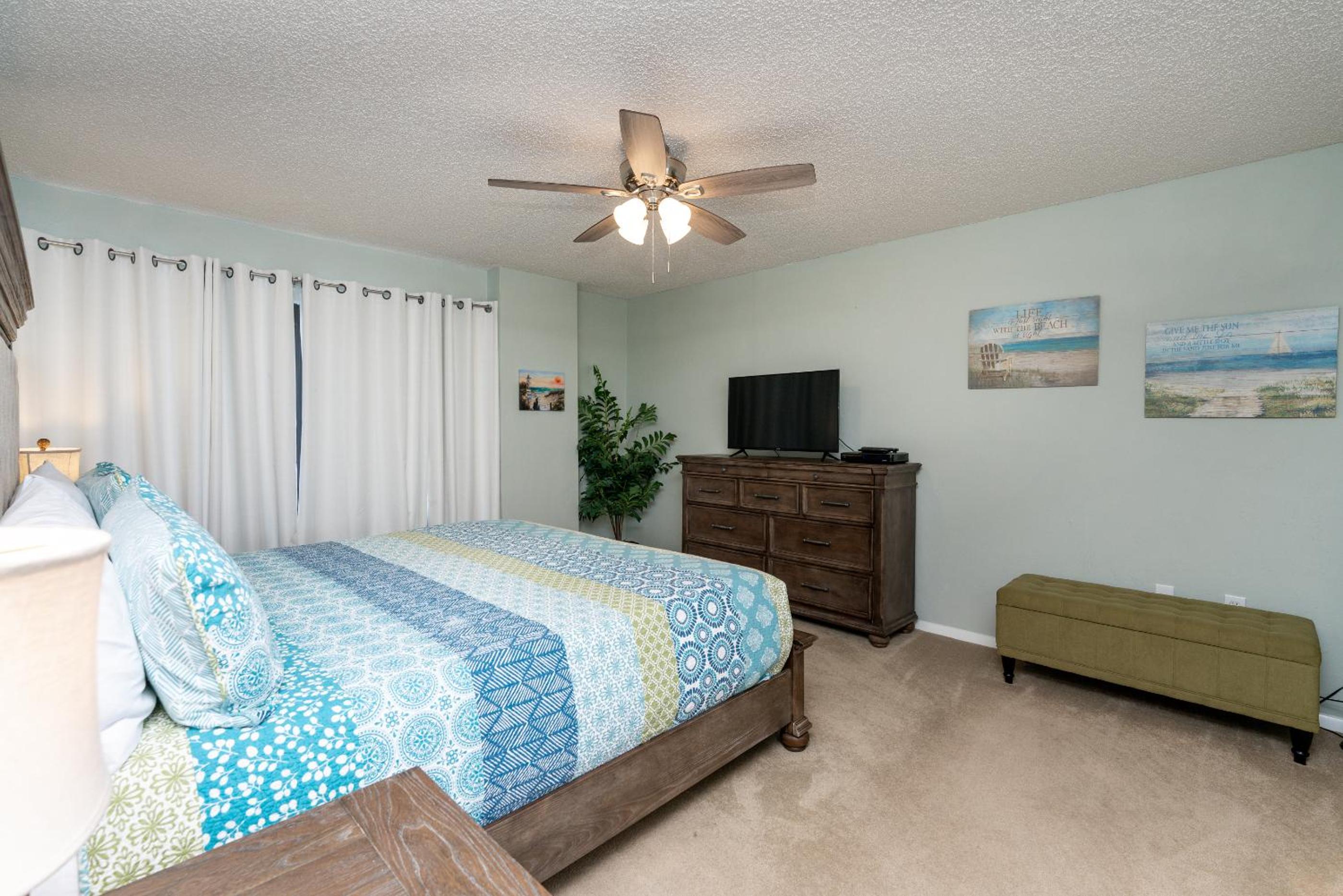 Fabulous ocean and beach views with top complex amenities