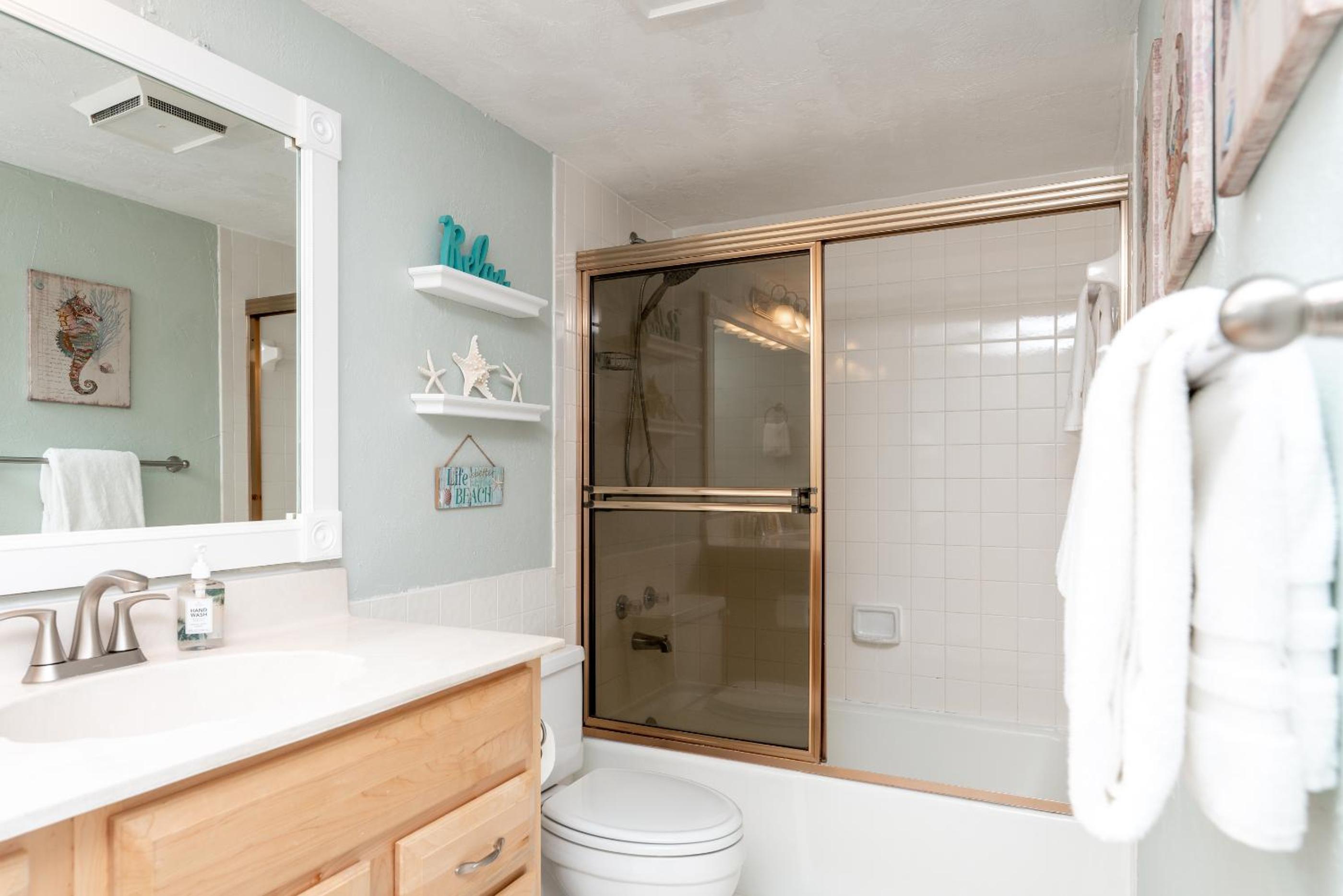 Fabulous ocean and beach views with top complex amenities