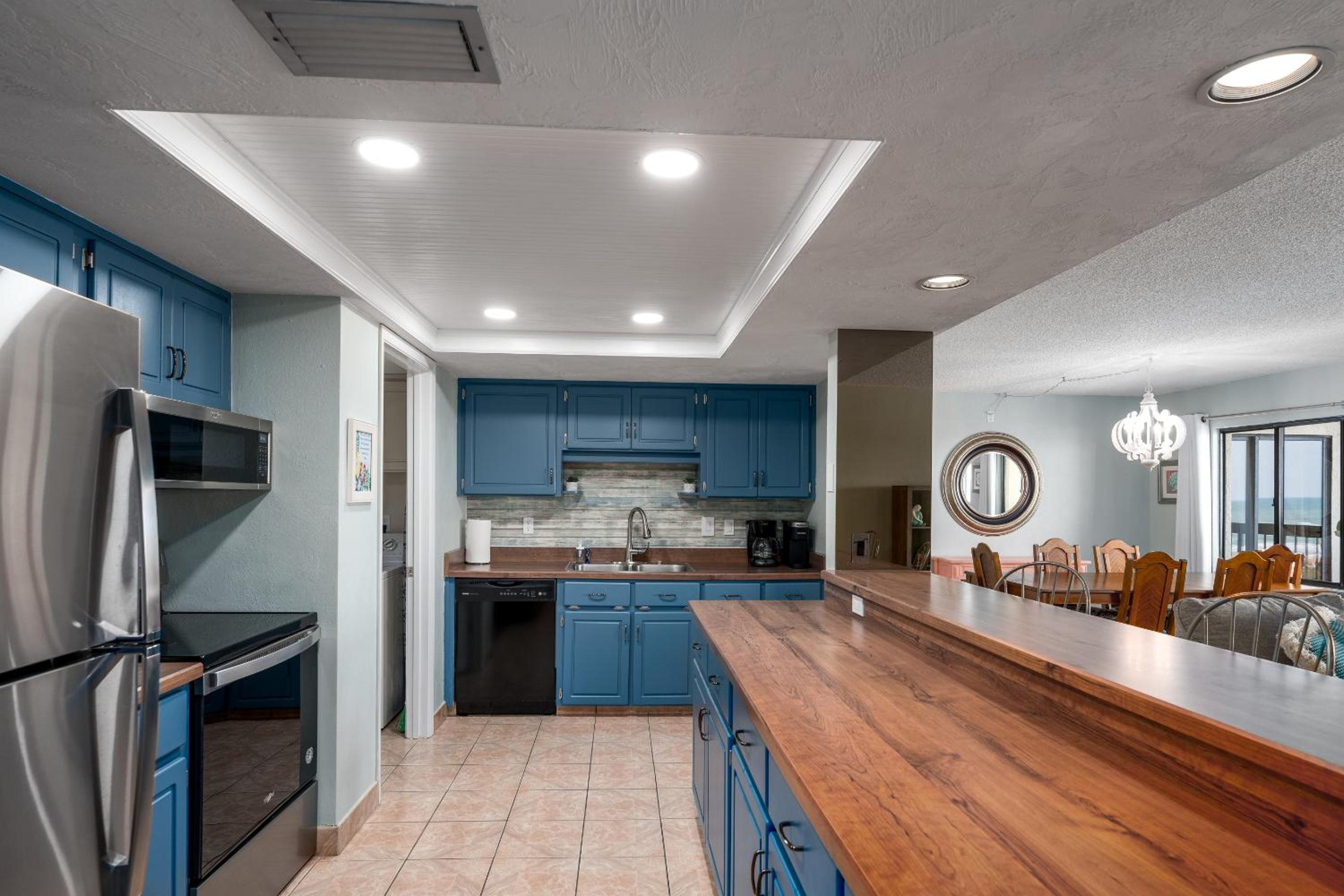 Fabulous ocean and beach views with top complex amenities
