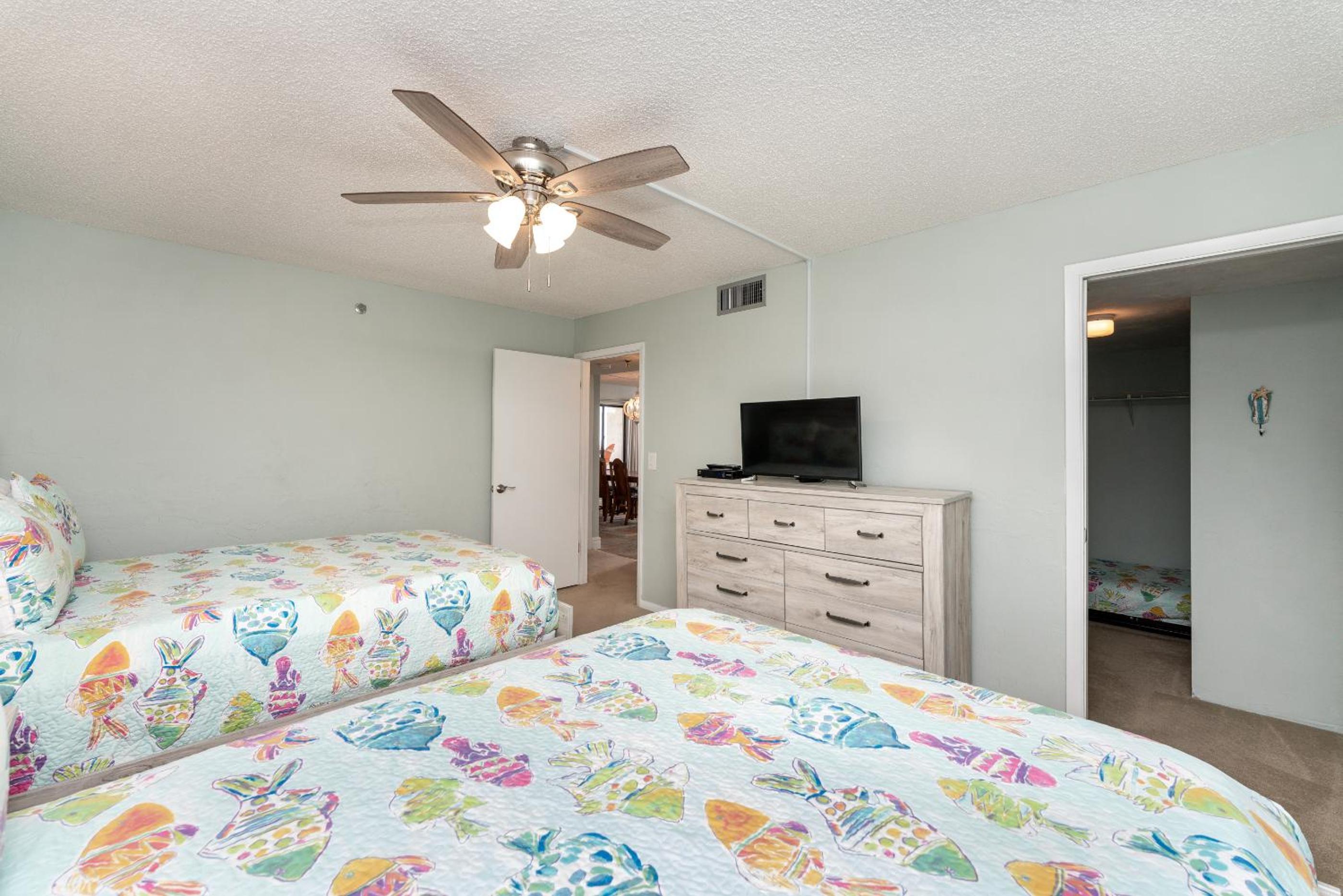 Fabulous ocean and beach views with top complex amenities