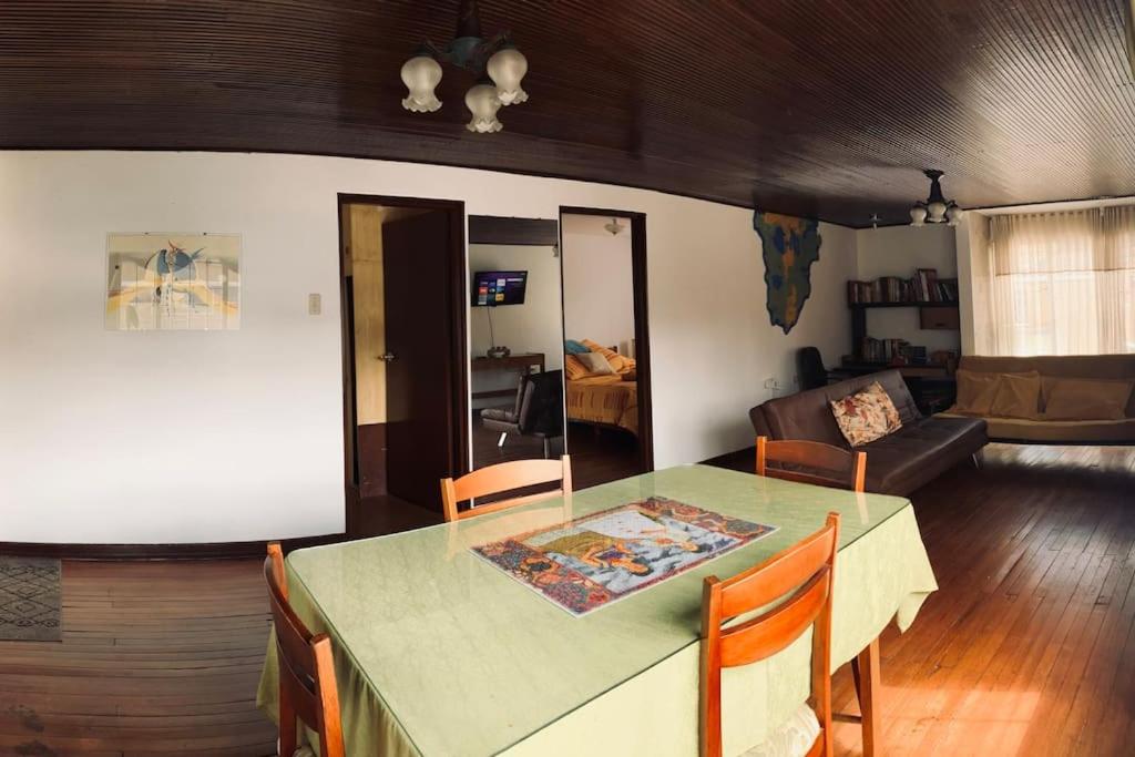Apartamento JJ Vargas - Vive Claro, Movistar Arena, Campin, Simon Bolivar, Salitre Magico, Centro Alto Rendimiento, Coliseo Deportes
