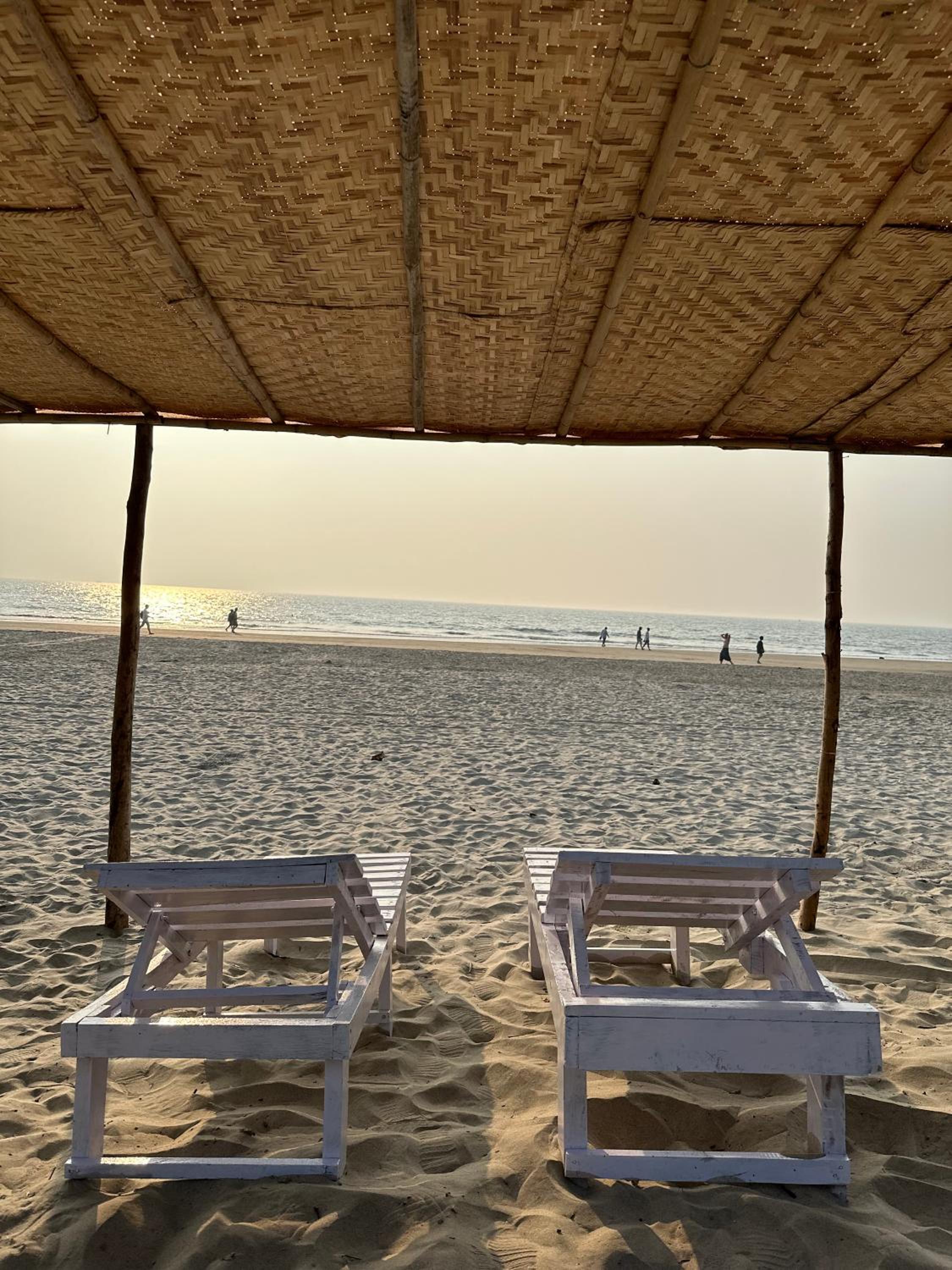 SeaOM Beach Huts and Tents