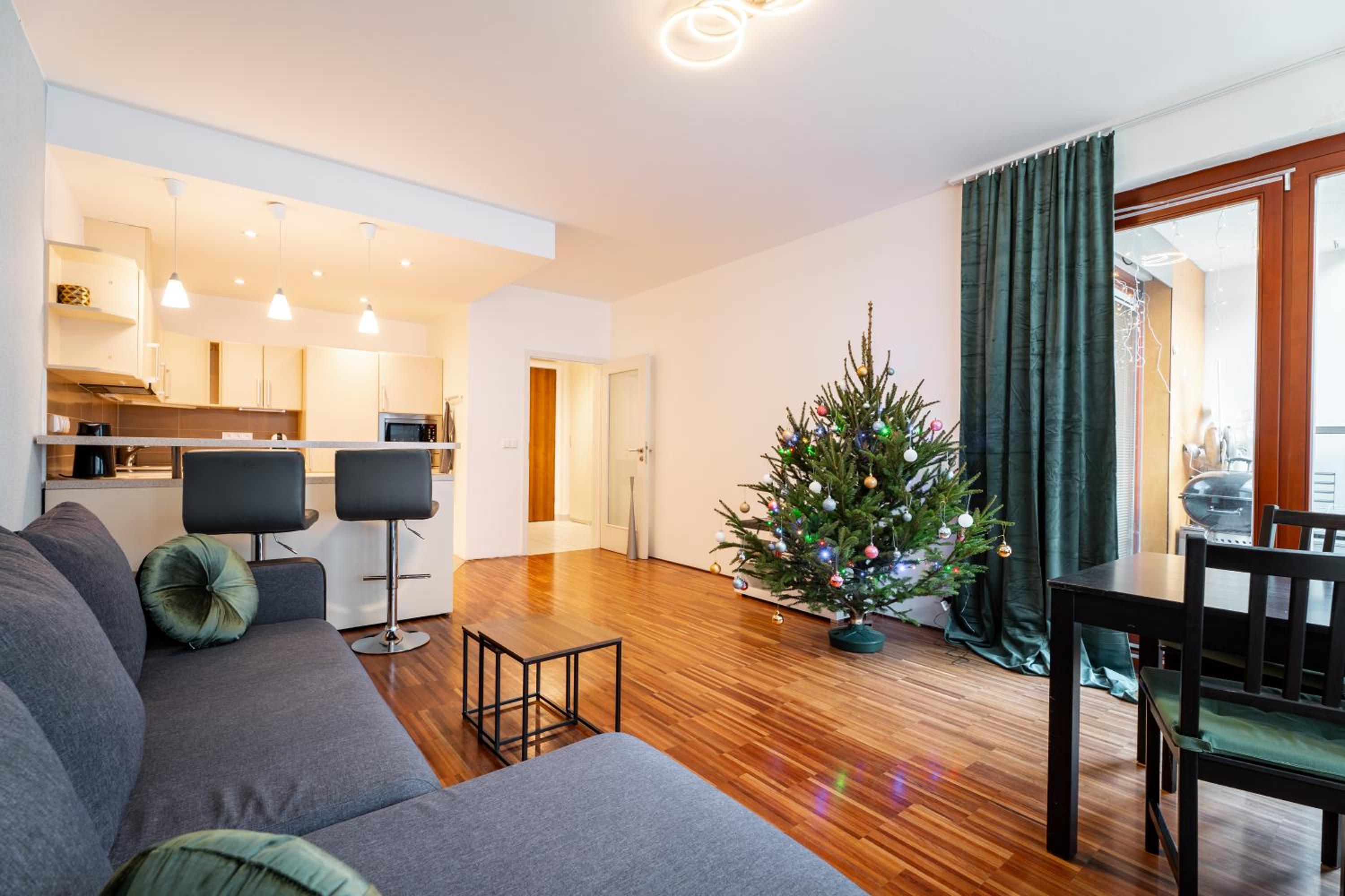 AuriApartments Karlín 2KK s terasou a parkováním
