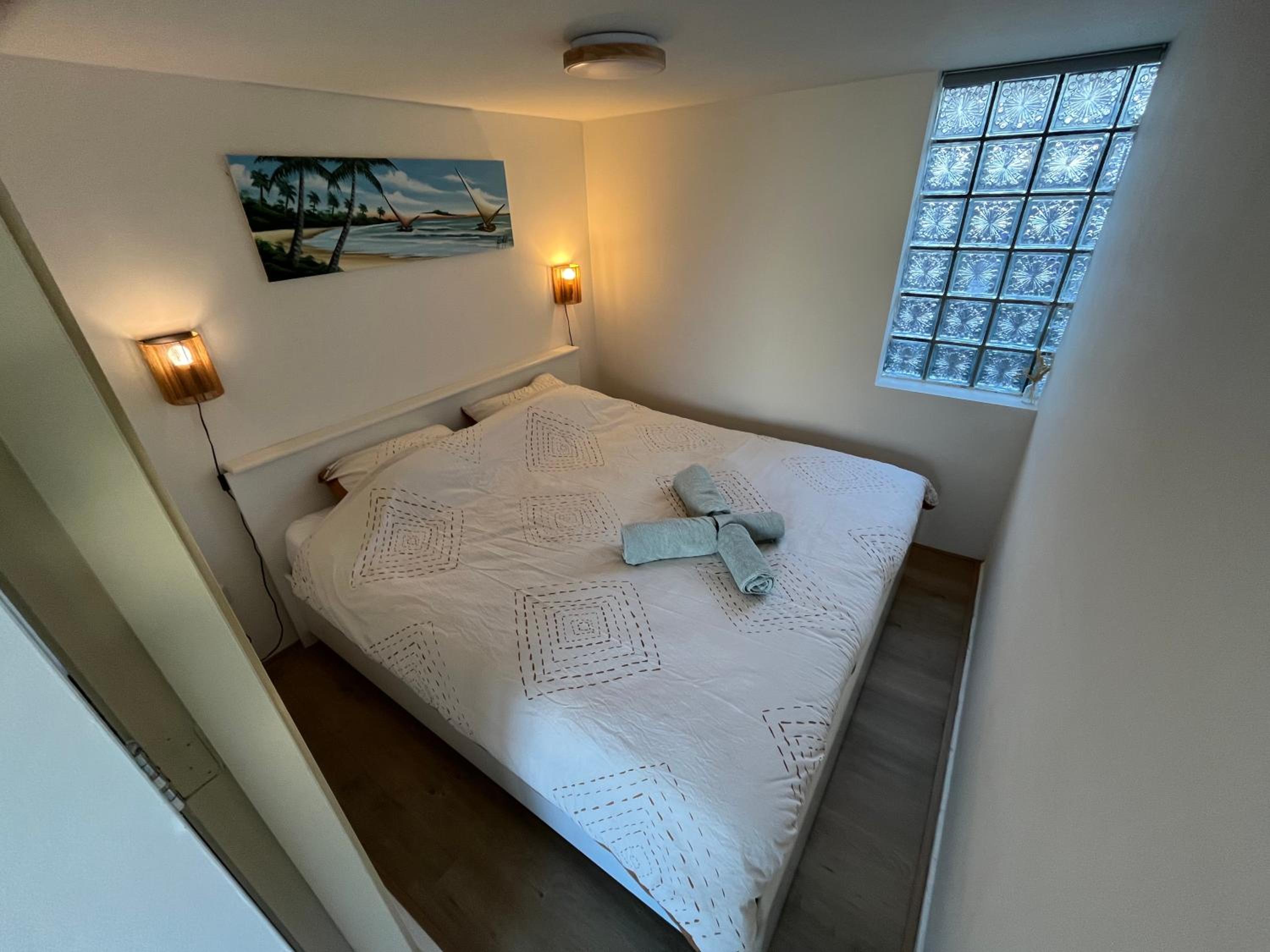 Bed & Beach Noordwijk - free parking and close to beach! view 4