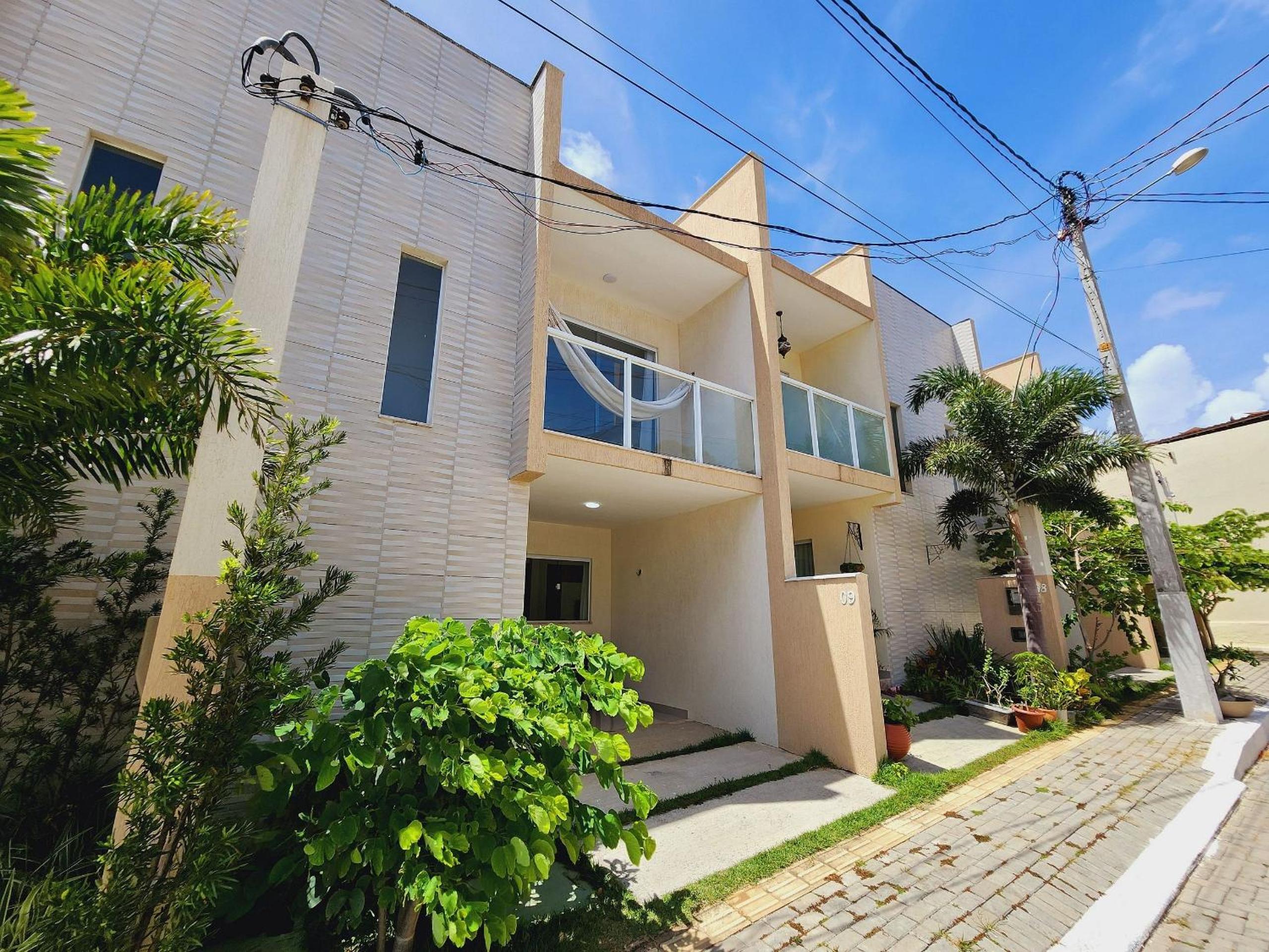 JPN09 - Duplex em cond. fechado próx. à praia