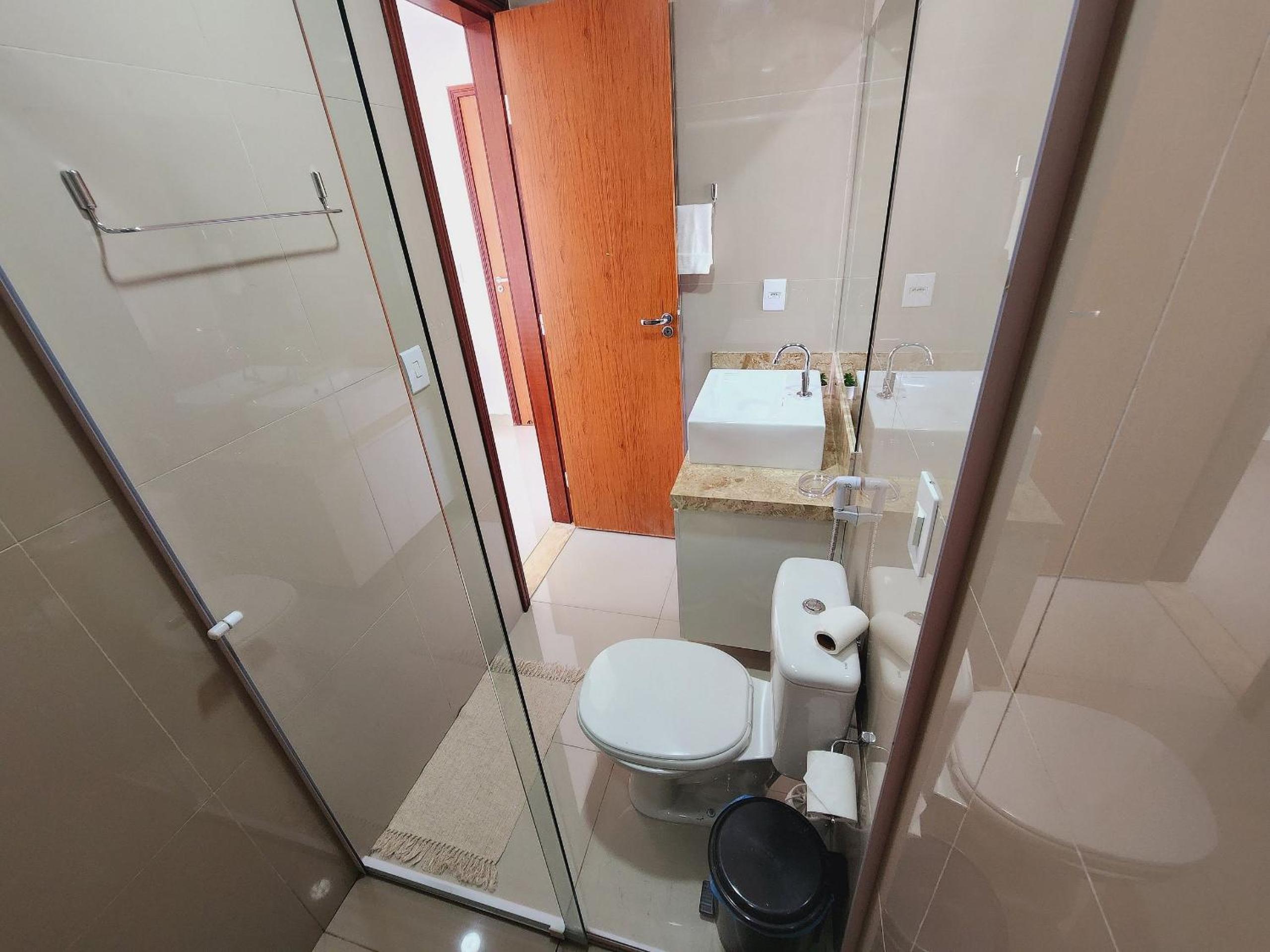 JPN09 - Duplex em cond. fechado próx. à praia