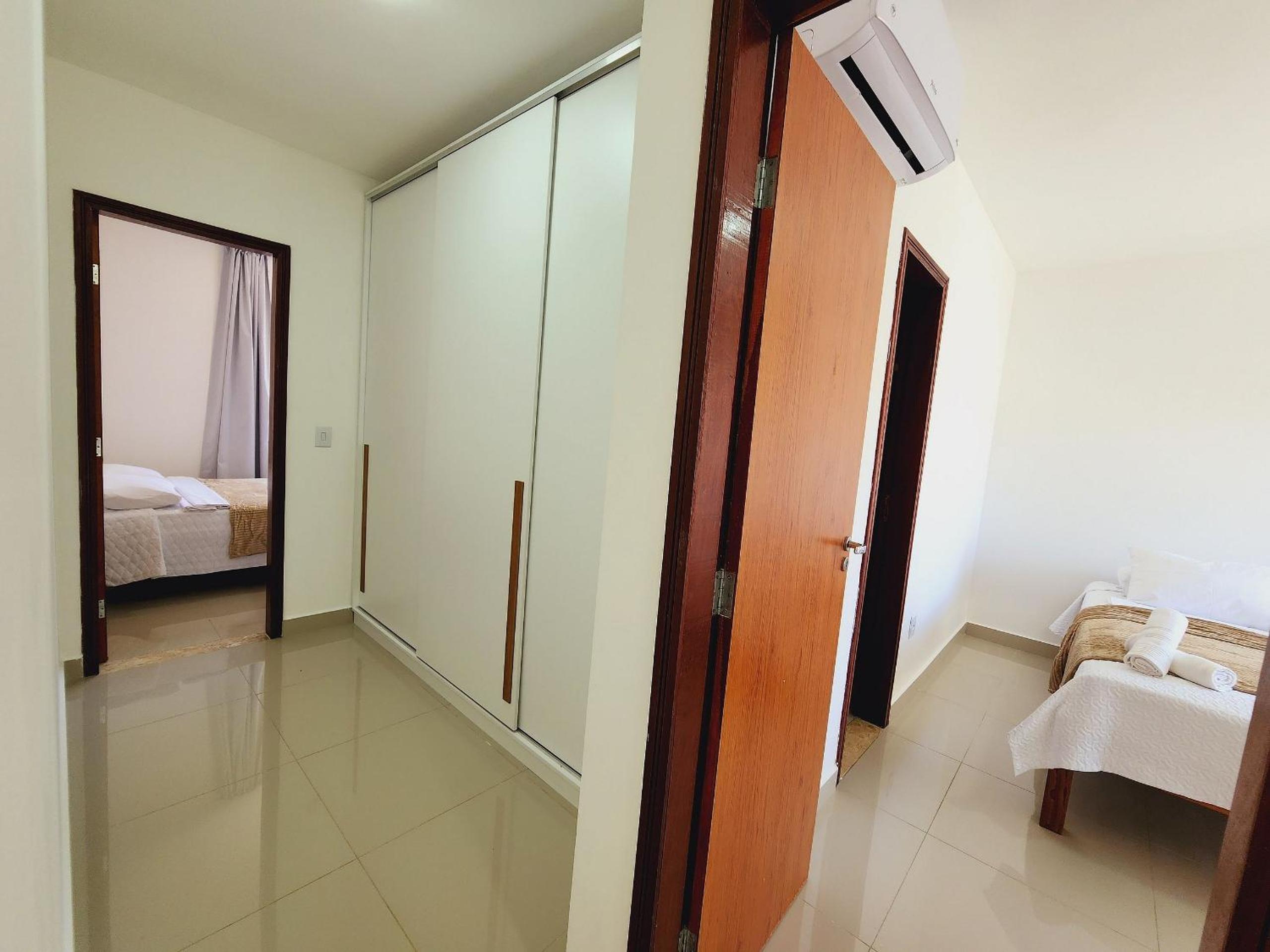 JPN09 - Duplex em cond. fechado próx. à praia