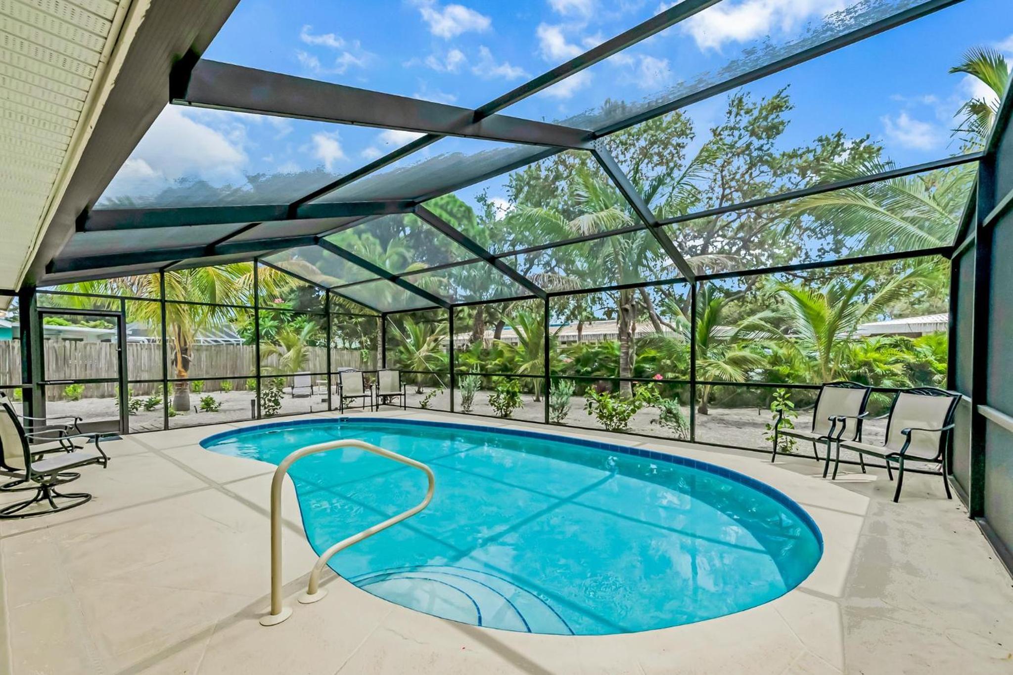 Hotel Sunny Skies - Image 1