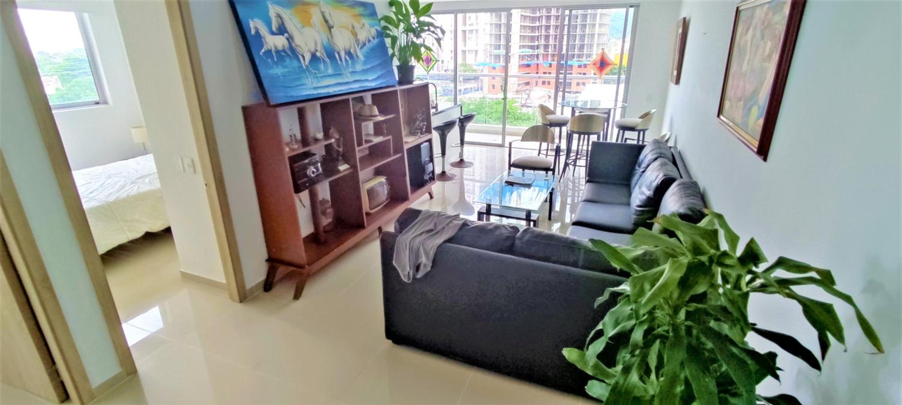 84 2BD 2 BA New building with amenities, ten blocks walled city one to the beach
